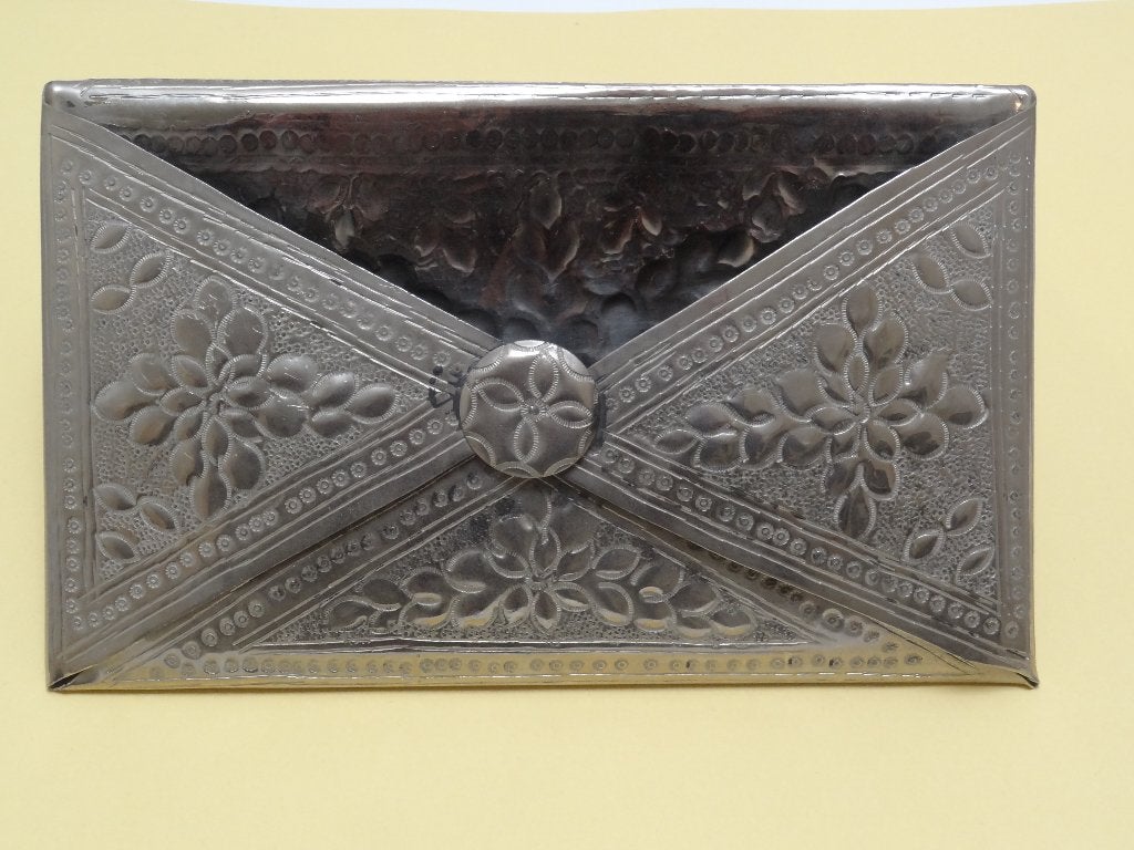 Verzilverde brieven standaard in envelop vorm Indonesië, Antiek en Kunst, Zilver, Wanddecoratie, Verzenden, Handgemaakt