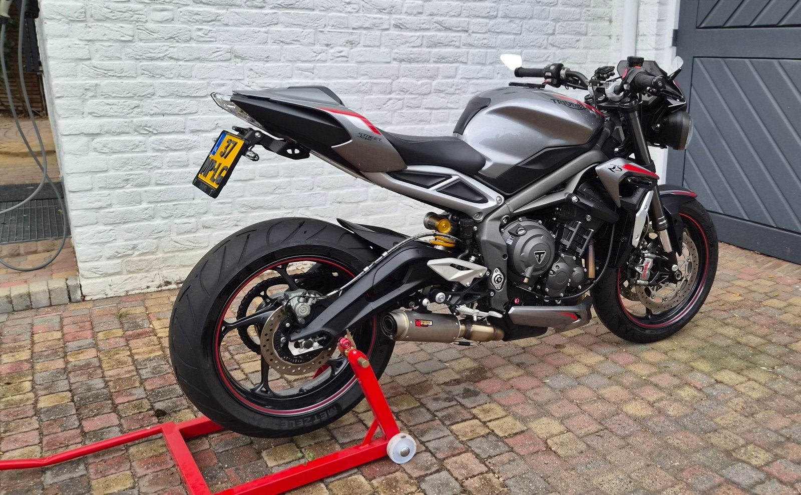 Triumph Street Triple 765 RS + extra's, Occasion, Motorrijbewijs A, Handvatverwarming, 3 cilinders