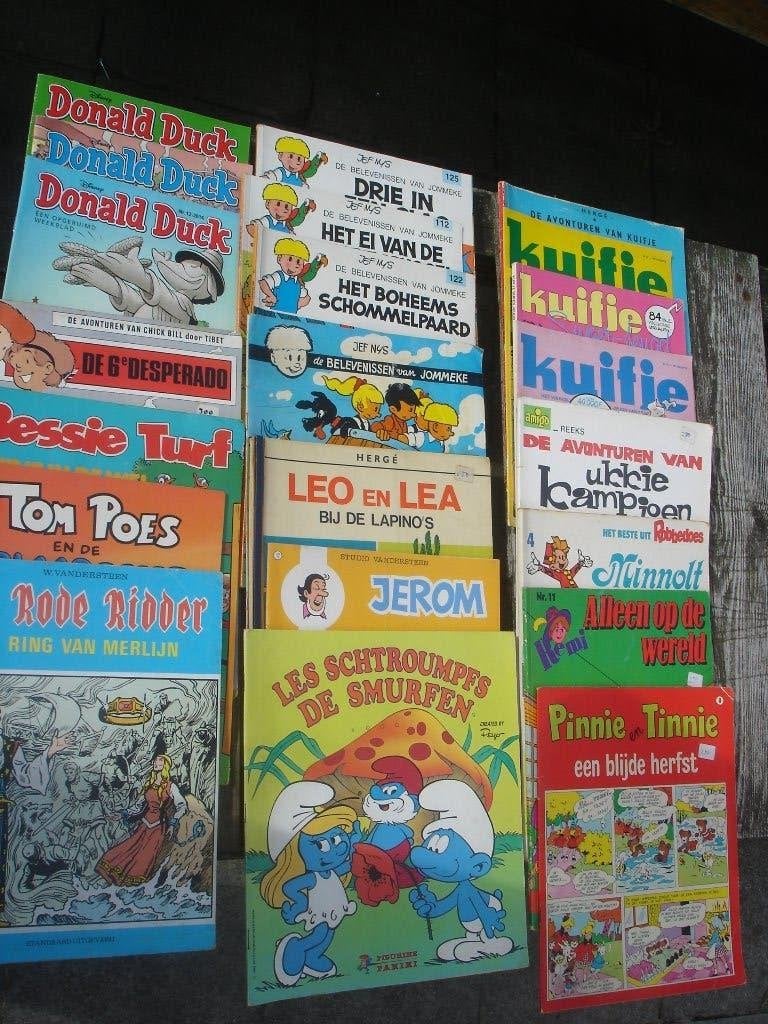 22 strip boeken allerlei, o.a Jommeke, kuifje, Willy Vandersteen, Meerdere stripboeken, Ophalen, Gelezen