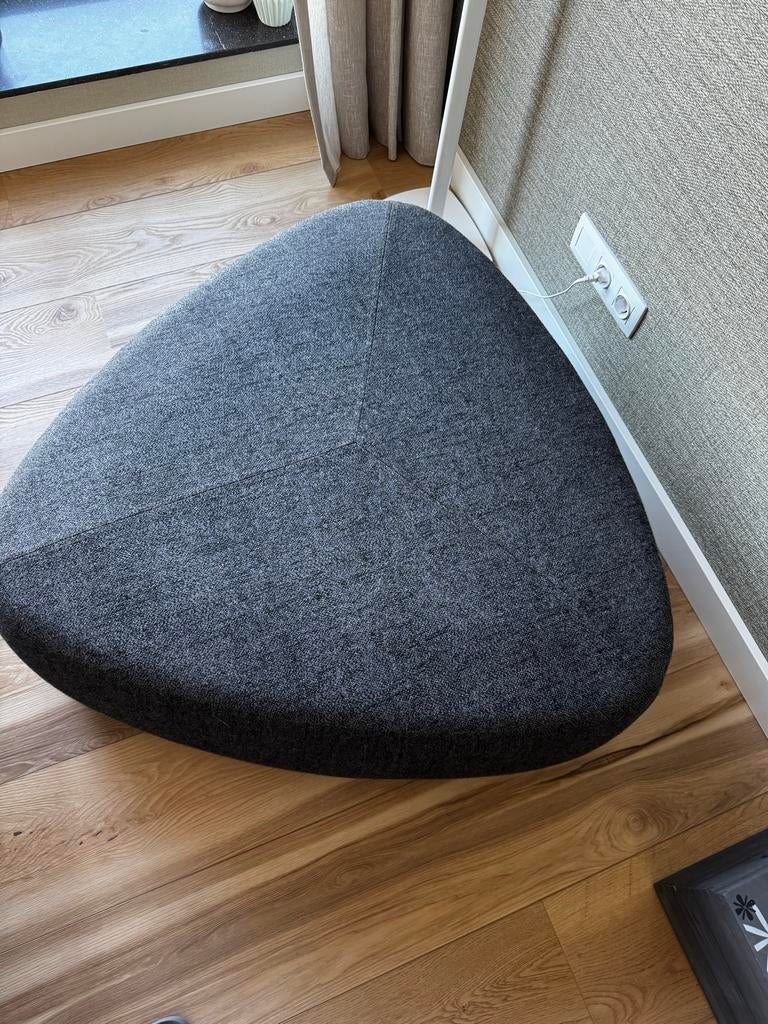 Exterioo Donkergrijze poef in driehoekige vorm 90x90, Ophalen, Zo goed als nieuw, Hocker, Loungeset