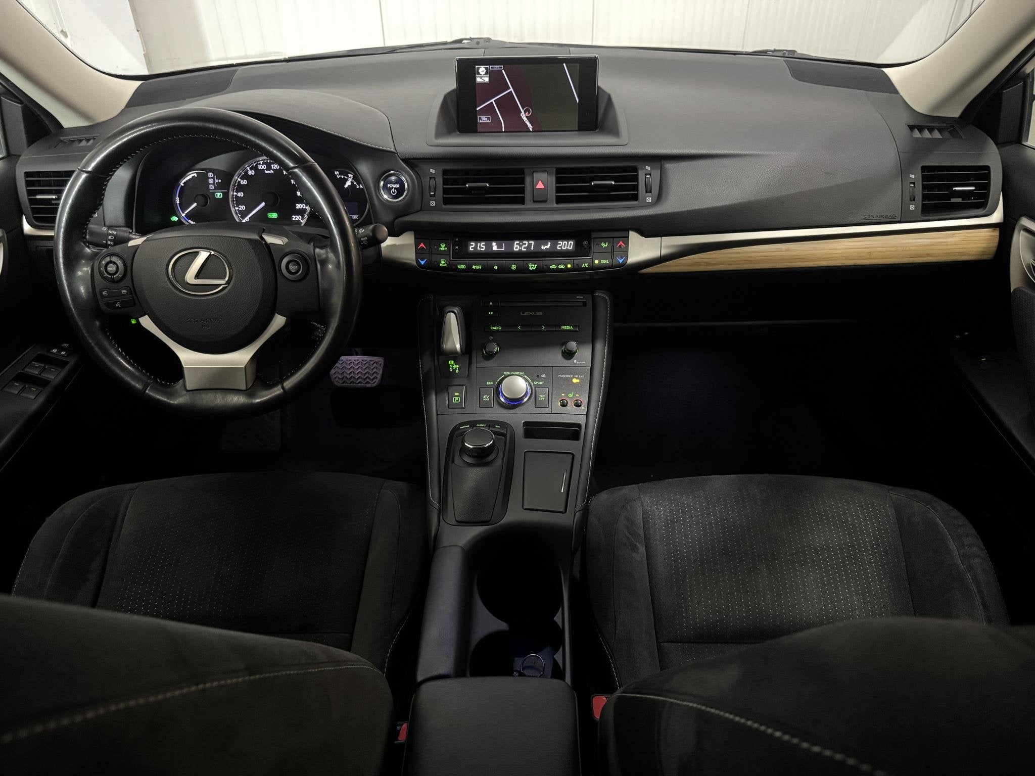 Lexus CT 200h 25th Edition NAVI STOEL-VERW. CAMERA CLIMA LMV, 1345 kg, Gebruikt, 4 cilinders, Zwart