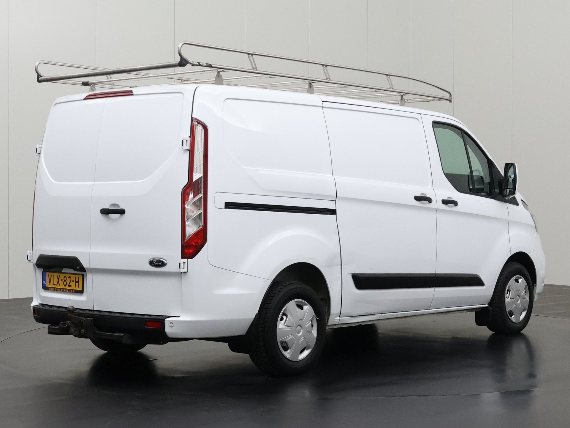 Ford Transit Custom 2.0TDCI Imperiaal | Trekhaak | Multimedi, Voorwielaandrijving, Dealer onderhouden, 4 cilinders, 2500 kg