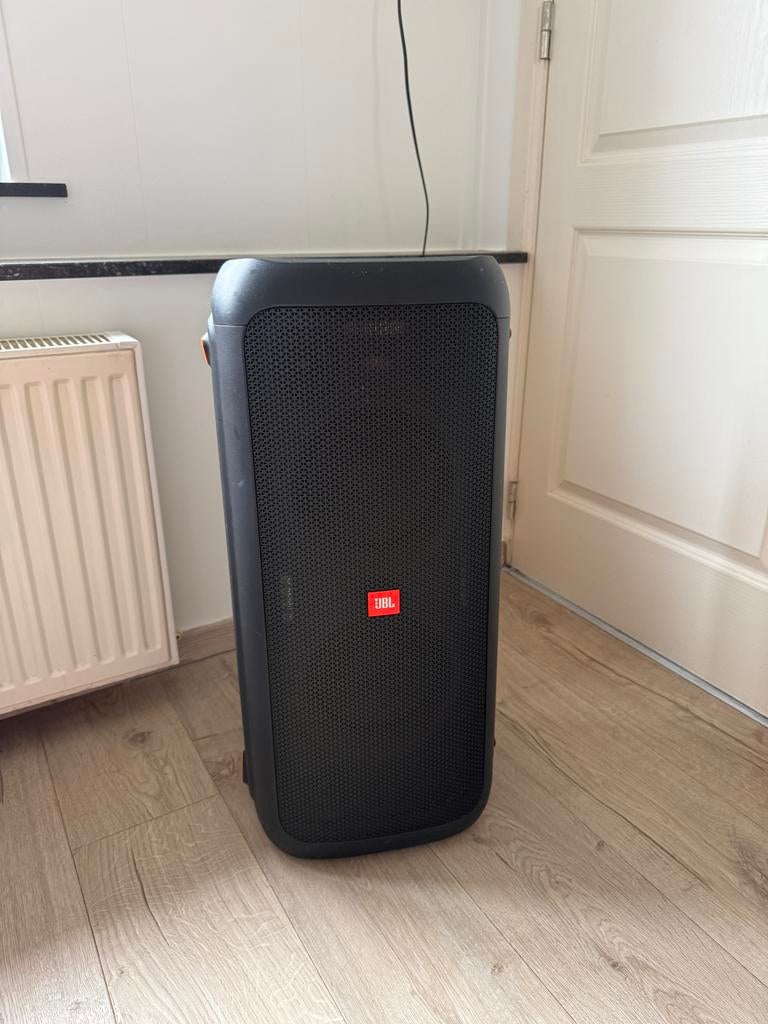 JBL Partybox 300 - Uitstekende staat, sterke batterij!, Audio, Tv en Foto, Karaoke-apparatuur, Ophalen, Zo goed als nieuw
