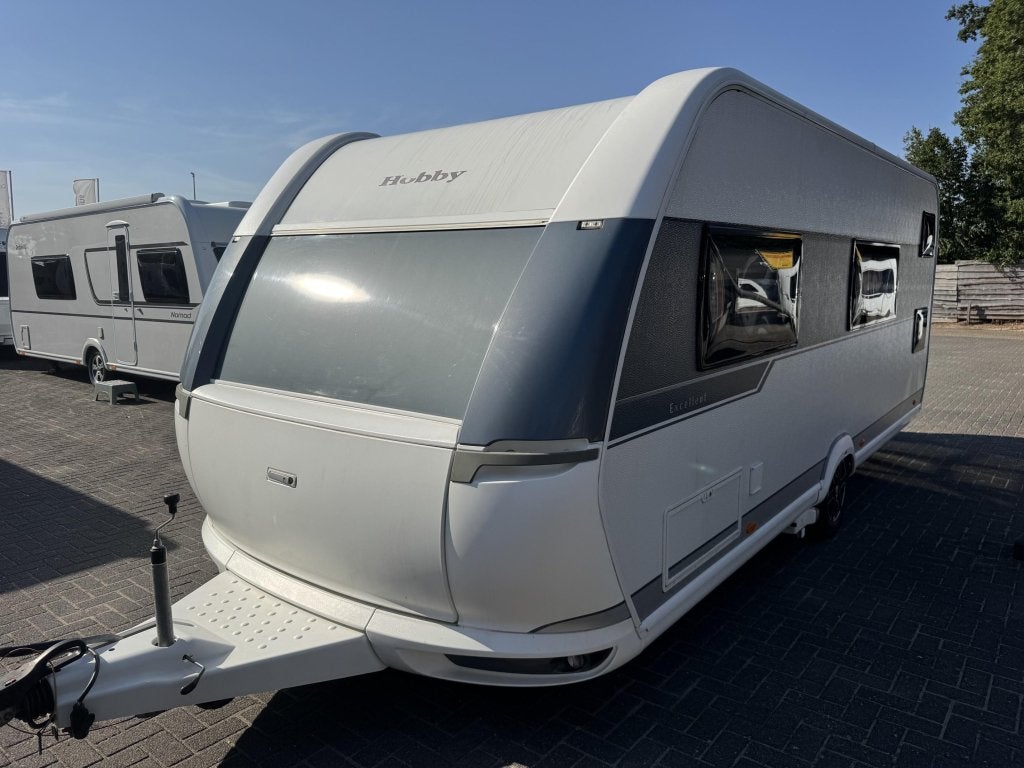 Hobby Excellent 560 KMFe 2014 | Stapelbed | Mover | Tent, Bedrijf, Schokbreker, 5 tot 6 meter, Tot en met 6