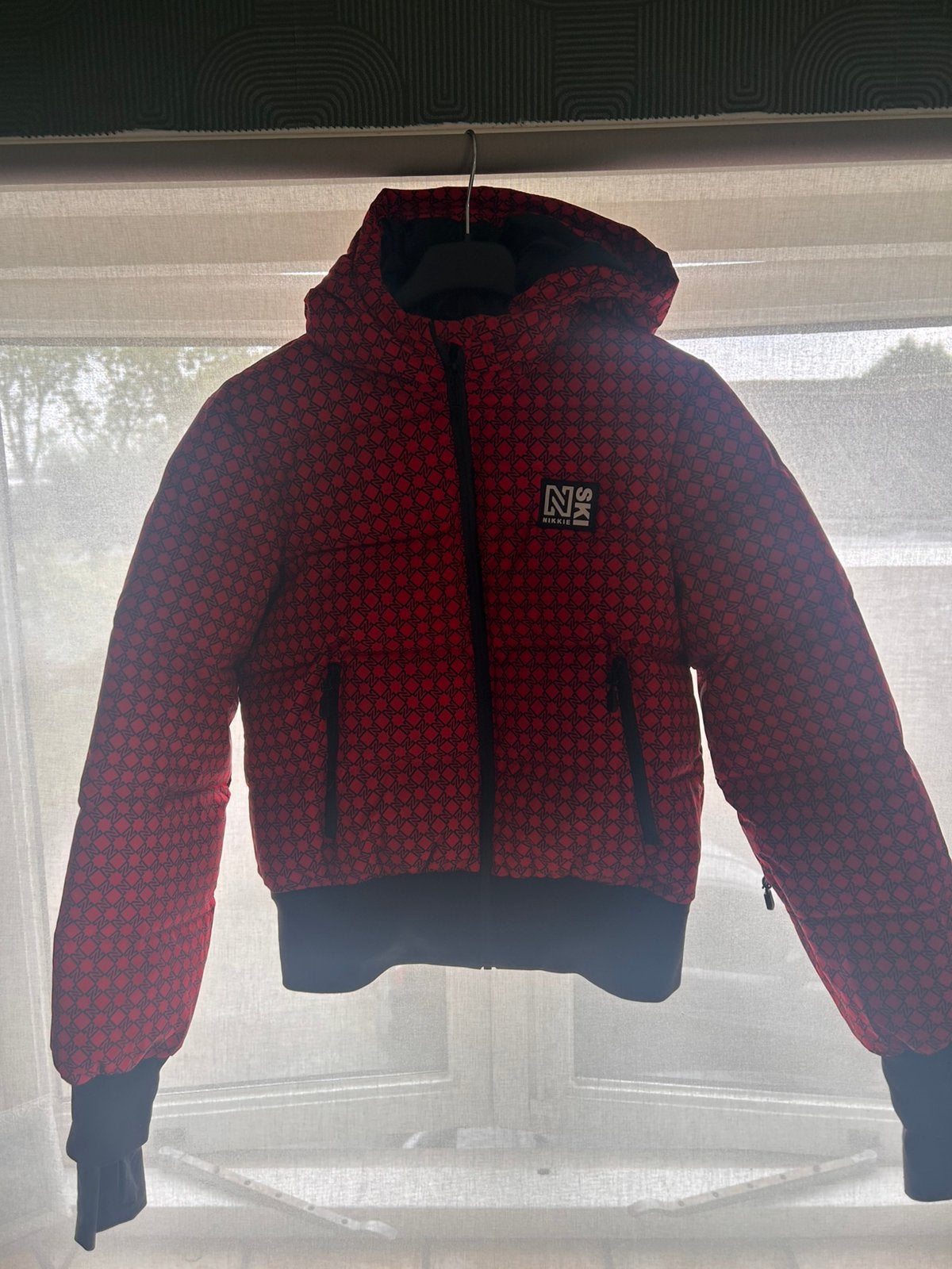 Ski jas Nikkie, in zeer goede staat., Kleding | Dames, Ophalen of Verzenden, Zo goed als nieuw, Maat 36 (S), Rood