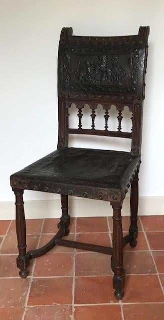 Renaissance stoel noten- of kersenhout, Ophalen