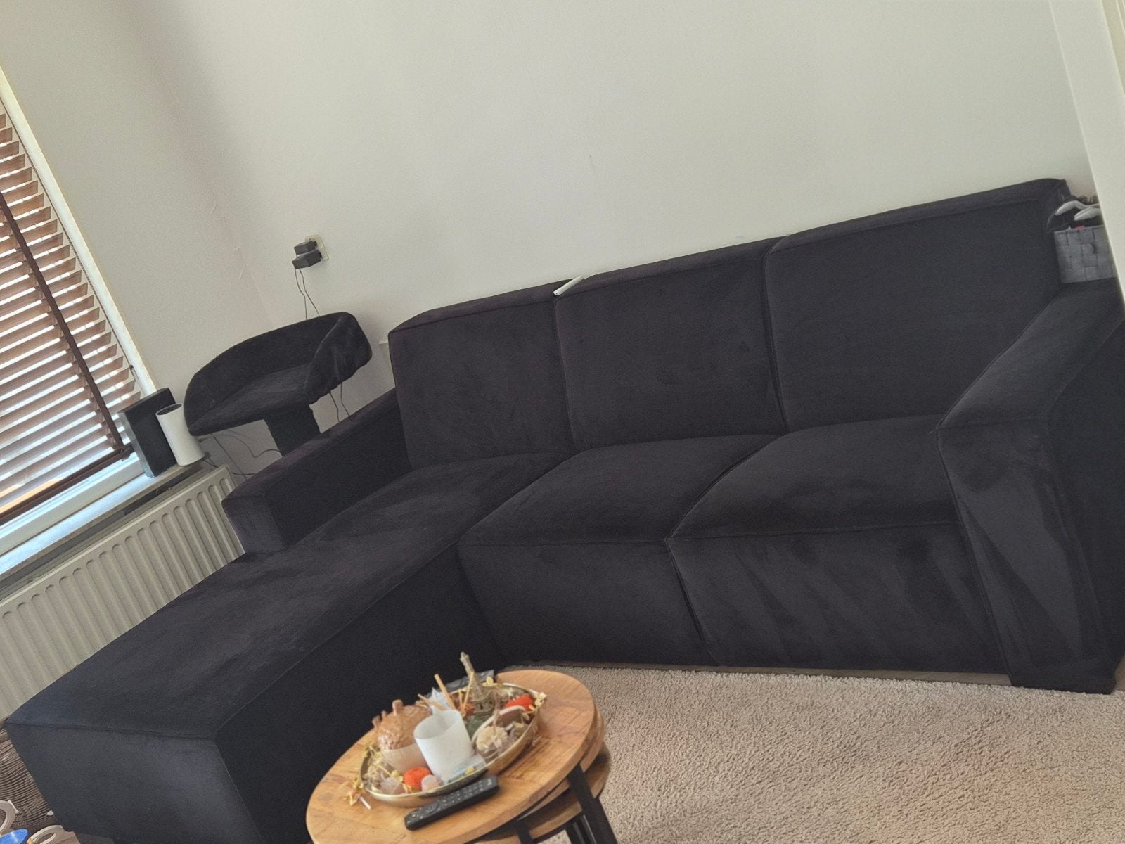 L-vormige zwarte velvet hoekbank - 260x90 cm, Ophalen, 250 tot 300 cm, 75 tot 100 cm, Zo goed als nieuw
