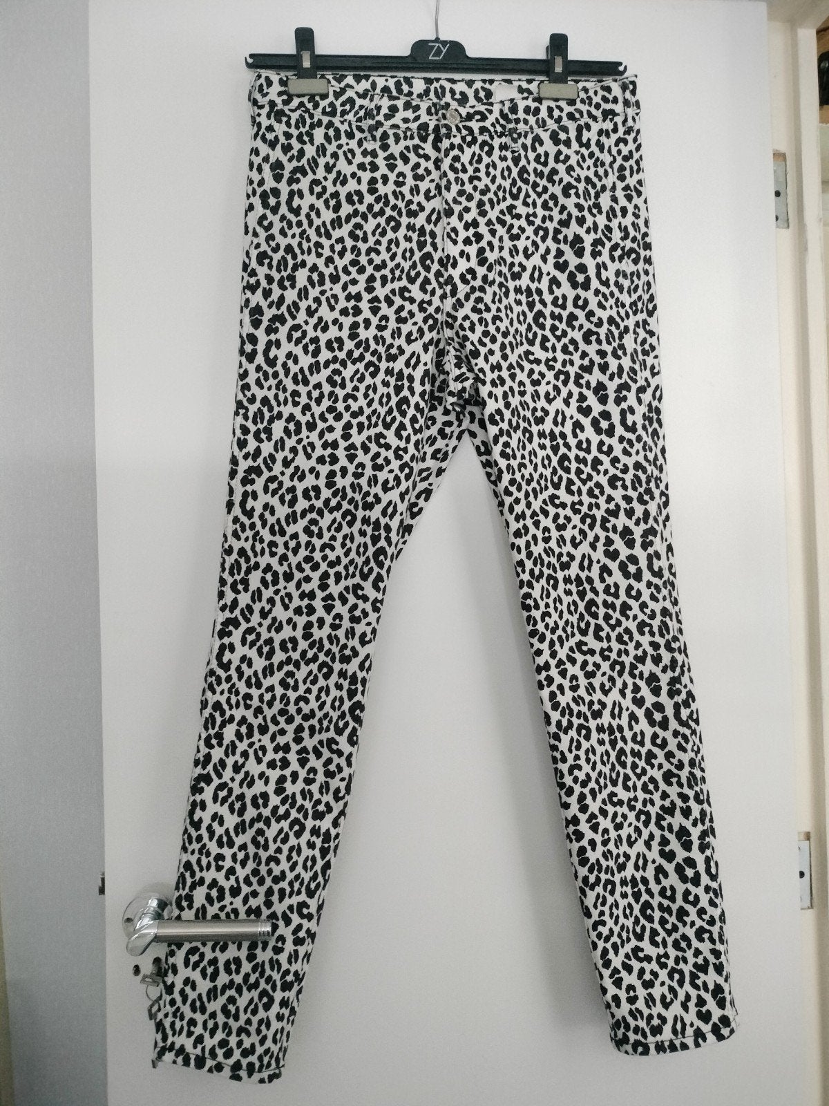 Zwart Wit panter print damesbroek, Kleding | Dames, Broeken en Pantalons, Maat 38/40 (M), Zwart, Nieuw, Ophalen of Verzenden