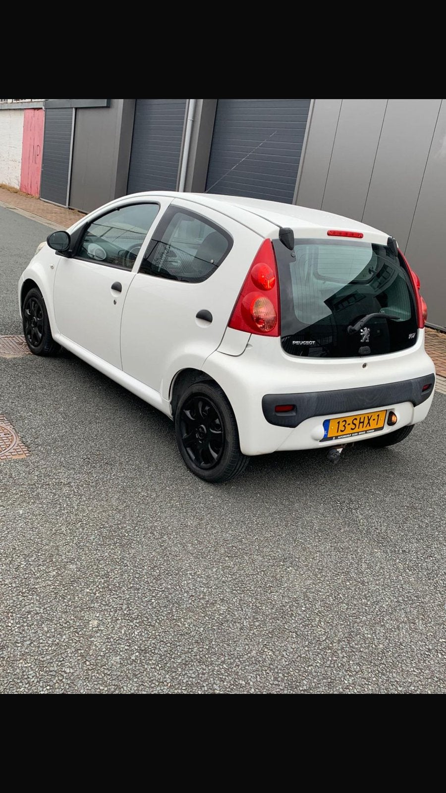 Peugeot 107 1.0 12V 5DR 2011 Wit, Auto's, Voorwielaandrijving, 4 stoelen, Origineel Nederlands, Handgeschakeld