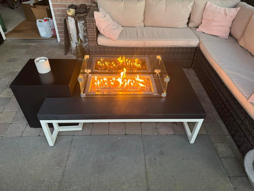 Lounge tafel met gasbrander en glazen ombouw, Ophalen, Zo goed als nieuw