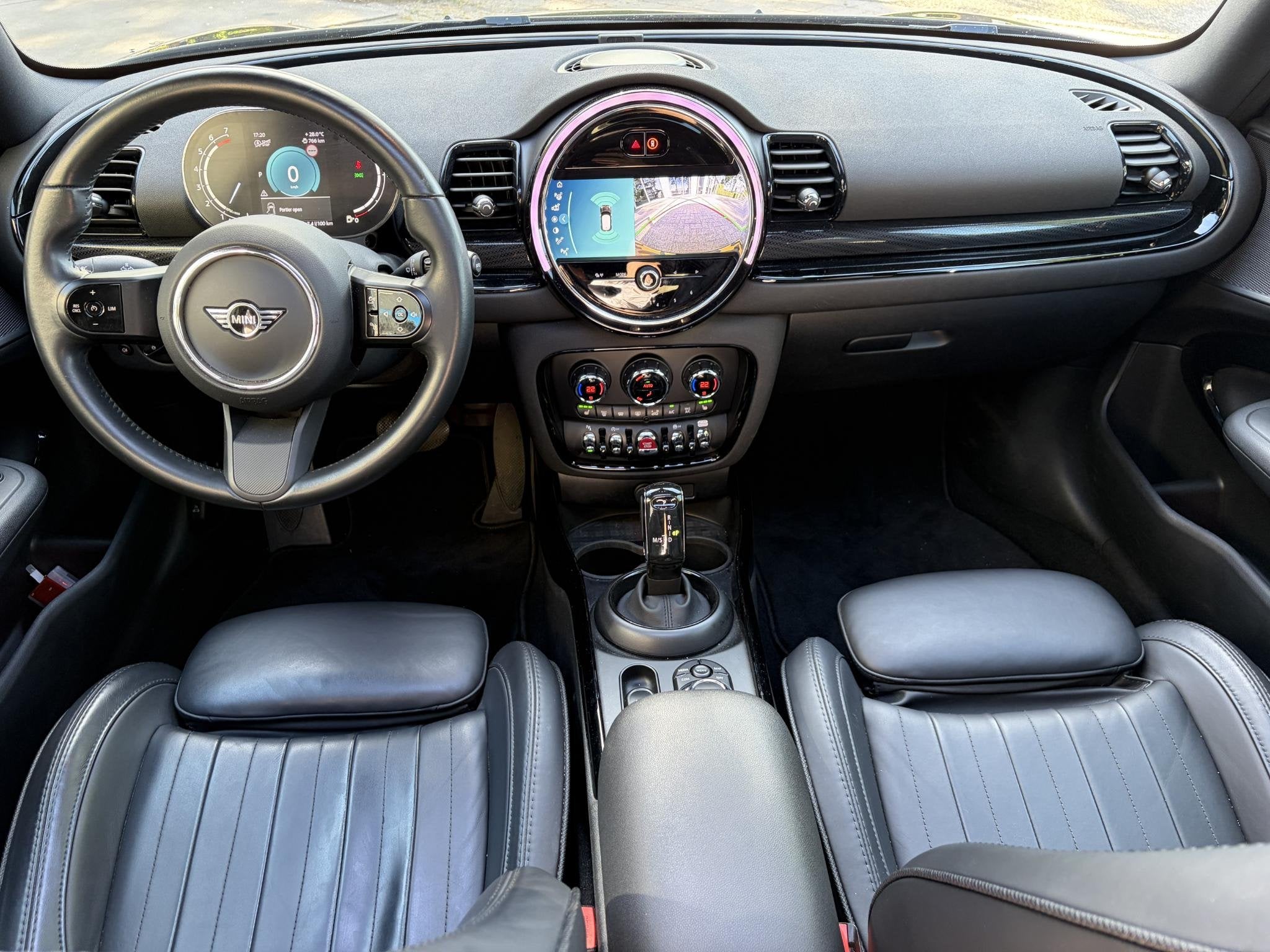 MINI Clubman 1.5 Cooper Classic Pano Leder Elc Stoelen Camer, 136 pk, Gebruikt, 715 kg, Zwart