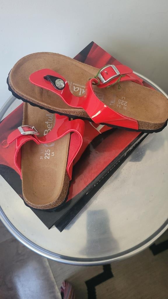 Nieuwe slipers, Ophalen of Verzenden, Nieuw, Zwart, Sneakers of Gympen