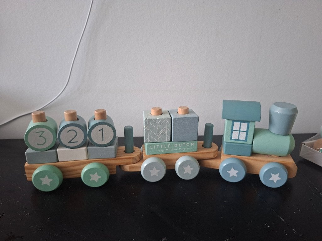 Little dutch -Regenboog, boekje, Trein, Mushie Stapeltoren, Kinderen en Baby's, Ophalen, Zo goed als nieuw, Overige typen