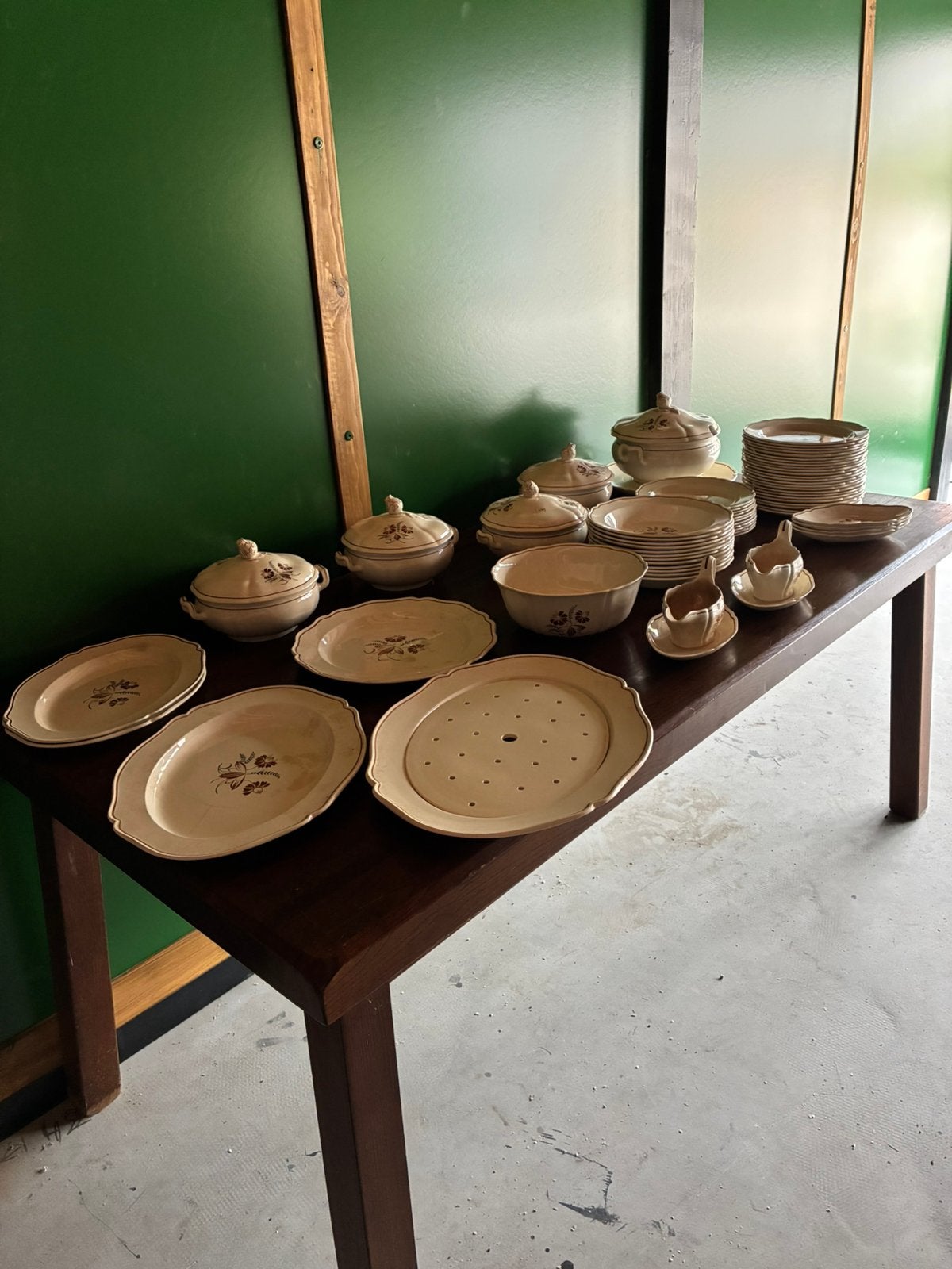 Wedge wood Etruria servies, Ophalen