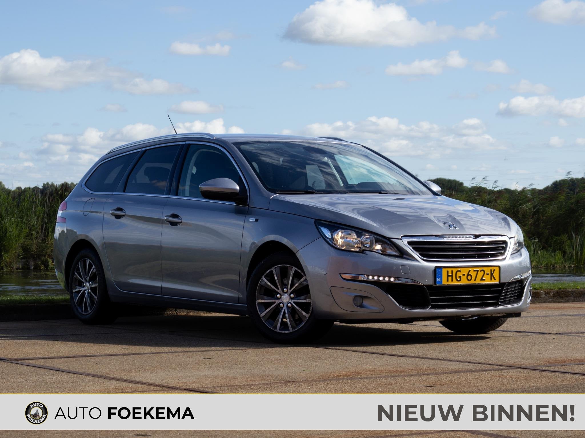 Peugeot 308 SW 1.2 PureTech Style Trekhaak Dealer onderhoude, Voorwielaandrijving, Stof, Gebruikt, Euro 6