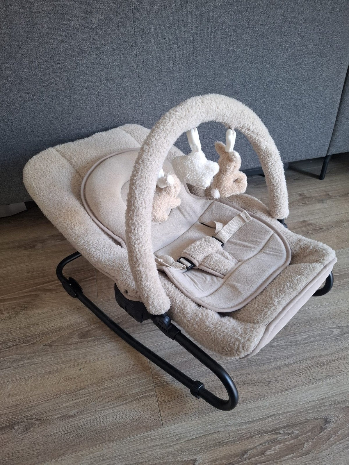 Te koop: Little Dutch Wipstoel Beige - Zo goed als nieuw, Wipstoel, Met gordel(s) of riempje(s), Zo goed als nieuw, Ophalen