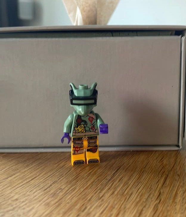 Poppetje van ninjago (Hauser), Minder dan 50 cm, Rond, Ophalen of Verzenden, Zo goed als nieuw