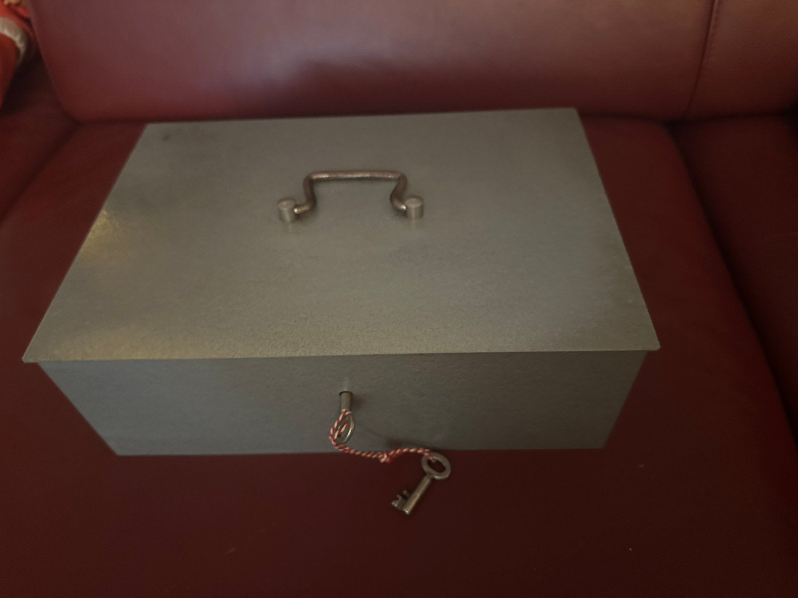 Geldkist 30x21x10 cm met 2 sleutels - Veilig en Compact, Ophalen of Verzenden, Overige typen