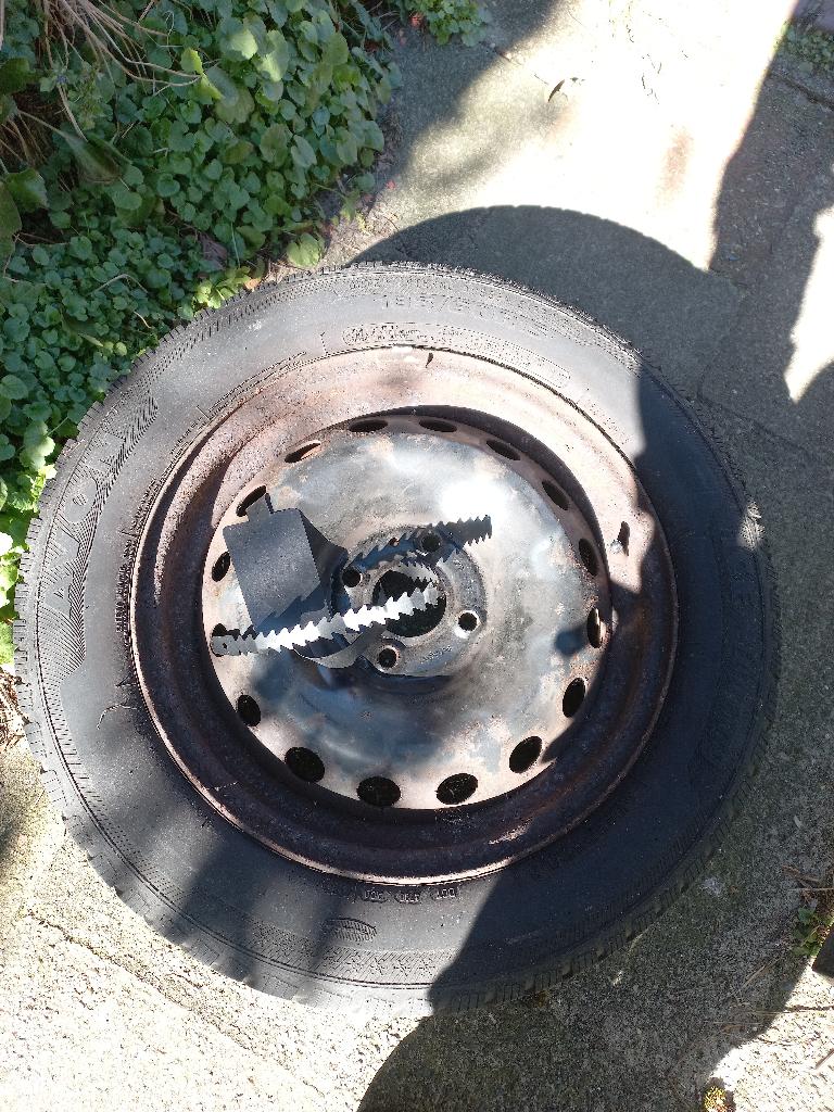 Winterbanden 185 / 60 R 15 88 T, Auto-onderdelen, Banden en Velgen, Ophalen, Gebruikt, 15 inch, Band(en)