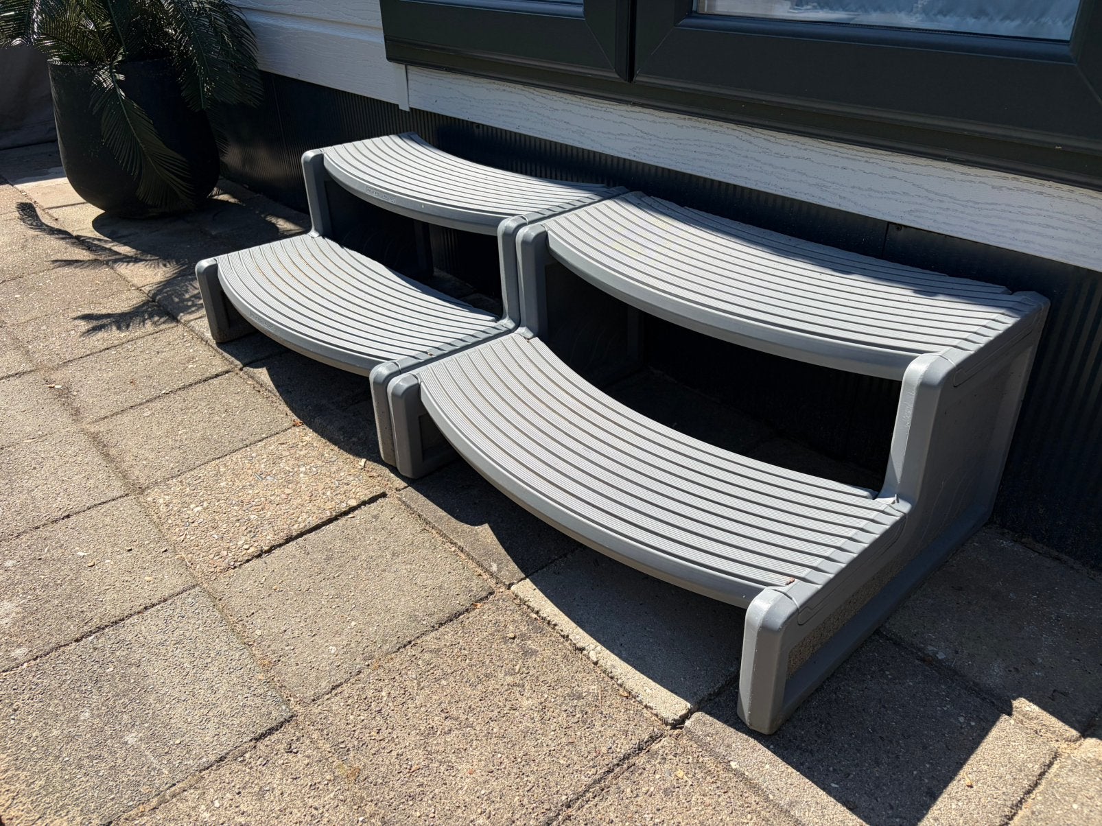 Twee mooie jacuzzi/zwembad trappetjes!, Ophalen, Zo goed als nieuw