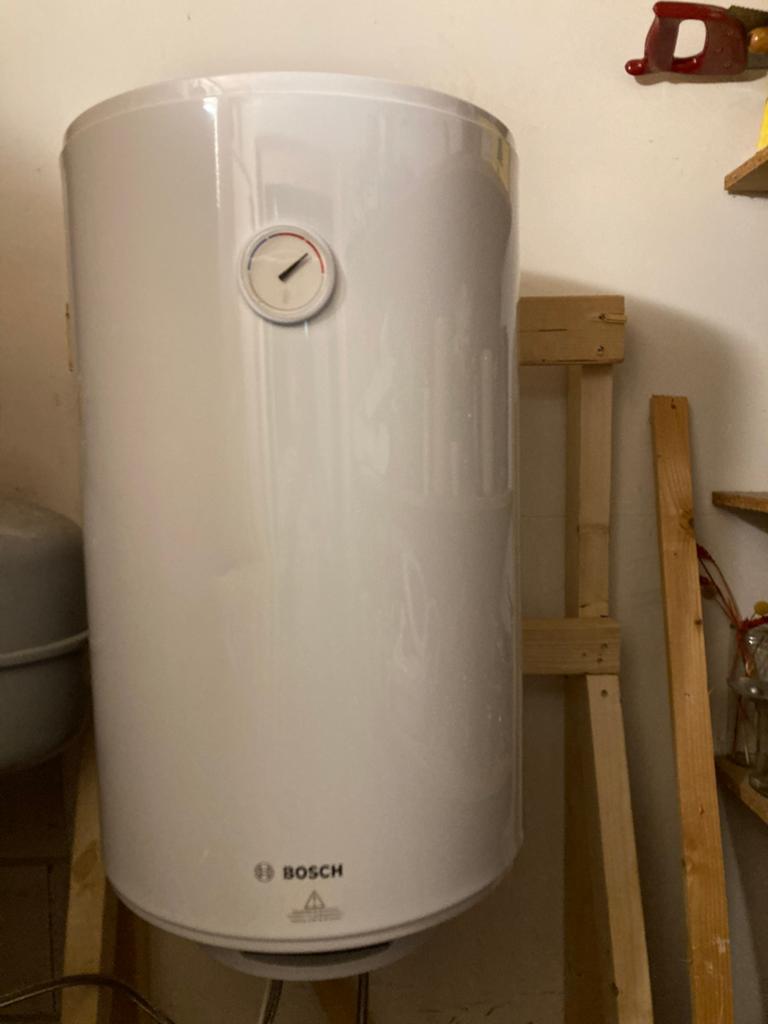 Bosch Tronic boiler 80 ltr. Incl vrijstaand frame, Doe-het-zelf en Verbouw, Ophalen, 20 tot 100 liter, Boiler, Minder dan 3 jaar oud