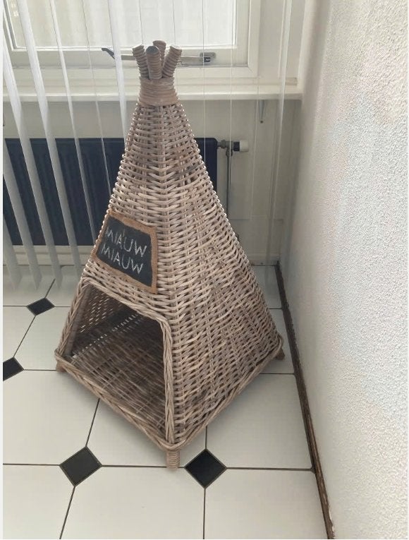 Kattenmand piramide, Ophalen, Zo goed als nieuw, Riet