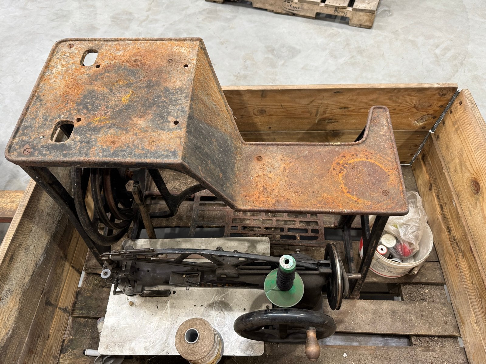 Antieke Adler Naaimachine - Decoratief of Restauratieproject, Ophalen