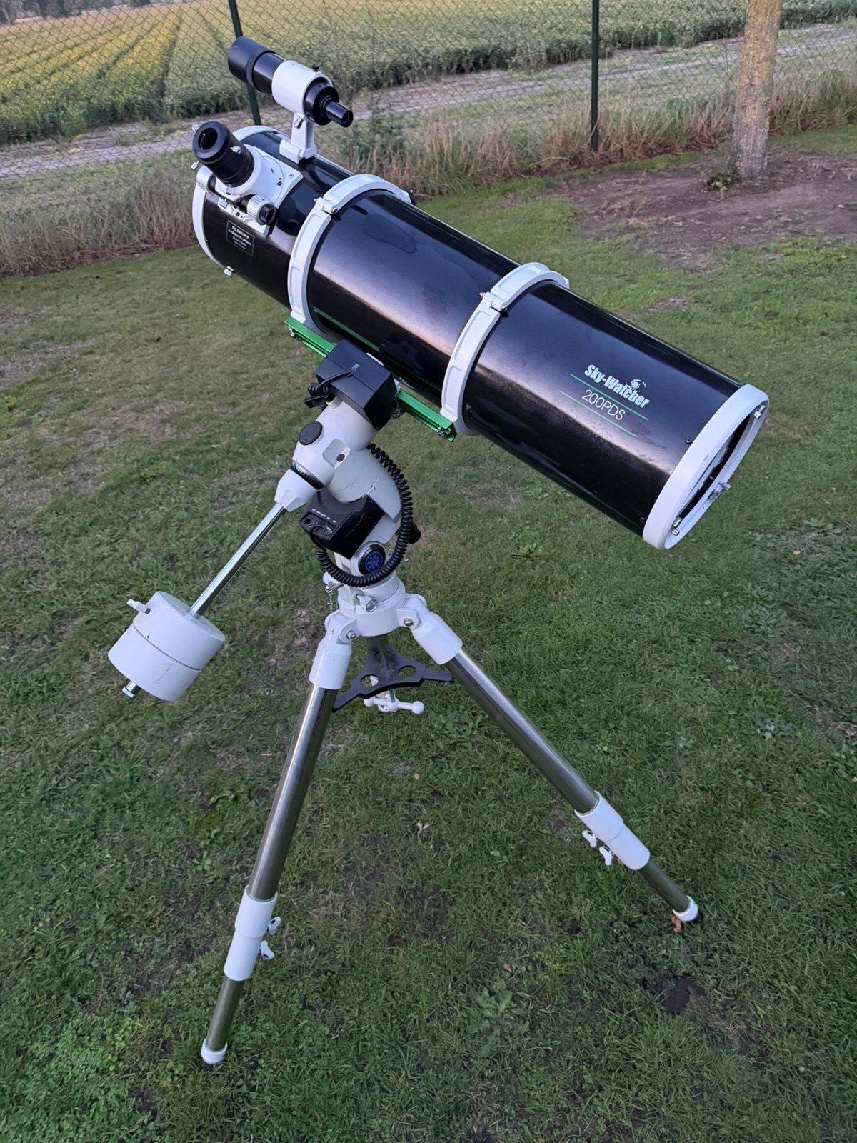 Telescoop sky-watcher 200 pds ( 3 lenzen ), Ophalen, Zo goed als nieuw, Spiegeltelescoop (reflector)