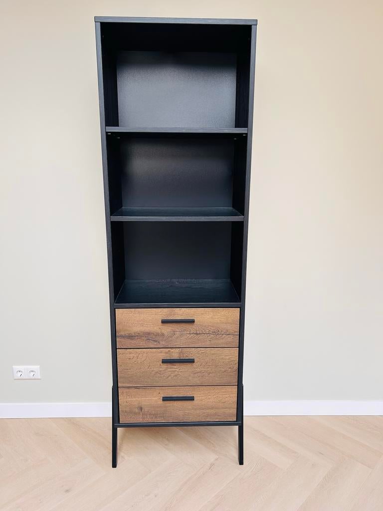 Mooie boekenkast met 3 lades - Zwart/Houtlook, Ophalen, 50 tot 100 cm, Zo goed als nieuw, Met lade(s)