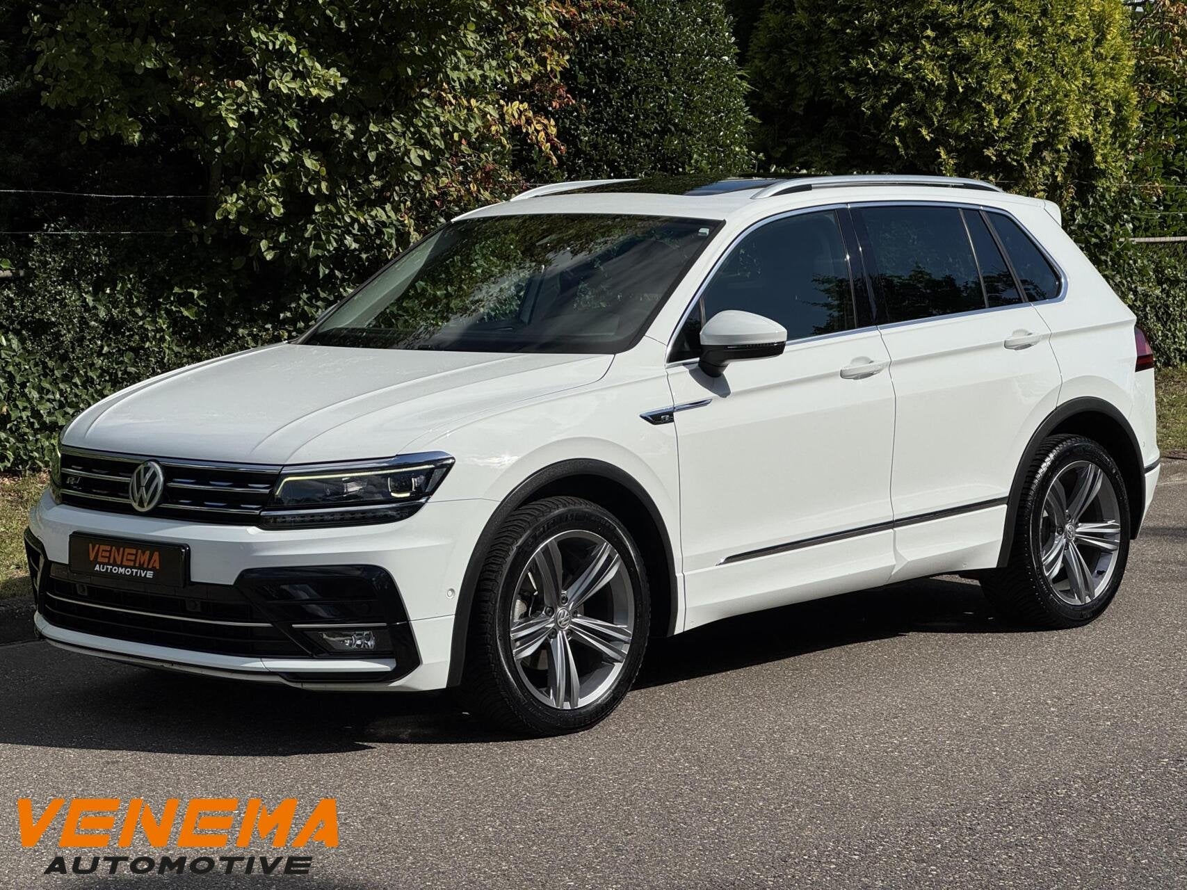 VW Tiguan/R-Line/DSG/Panodak/Virtual/ACC/Keyless/19"LM/144k, 15 km/l, Alcantara, Wit, Bedrijf