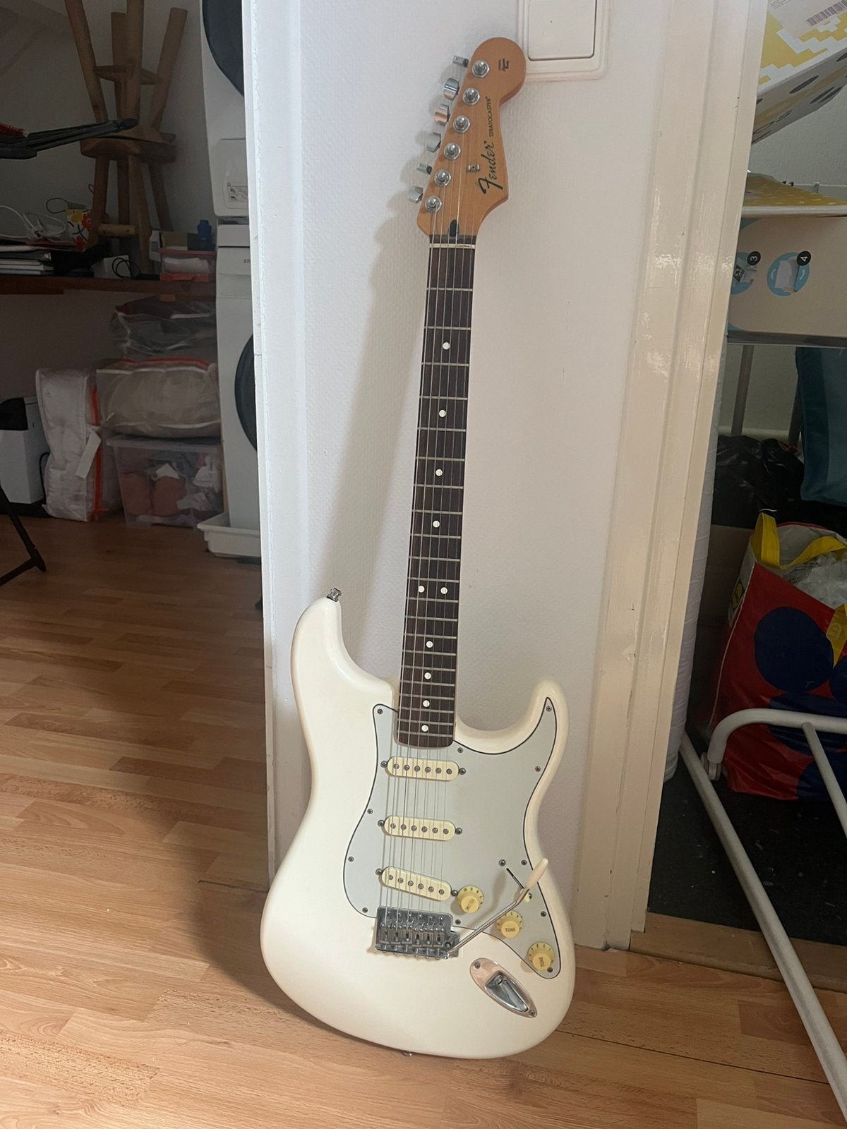 Fender Stratocaster Olympic White, Muziek en Instrumenten, Snaarinstrumenten | Gitaren | Elektrisch, Zo goed als nieuw, Solid body