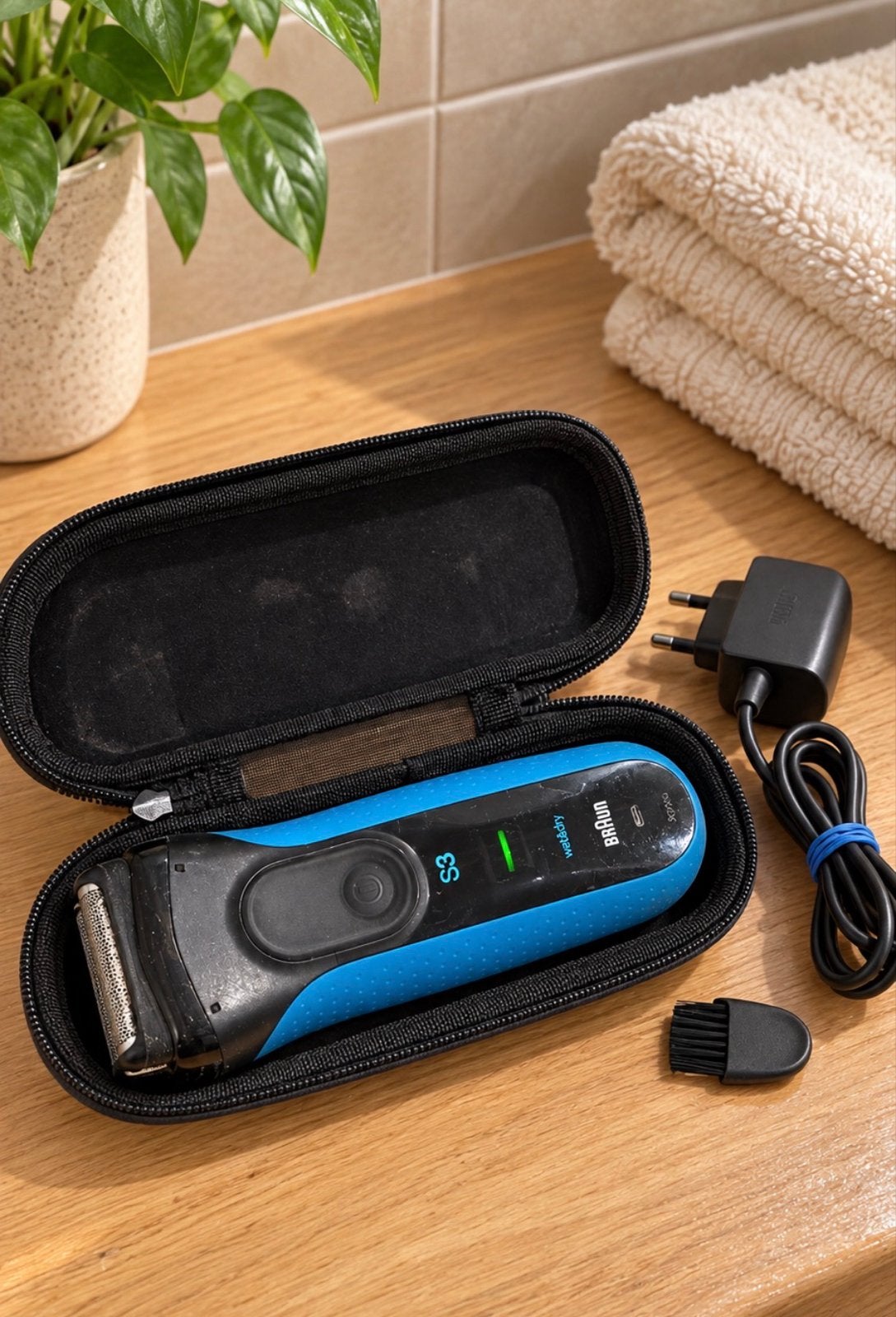 Braun Series 3 Wet&Dry Scheerapparaat met Reisetui, Verzenden, Gebruikt, Scheren en Epileren