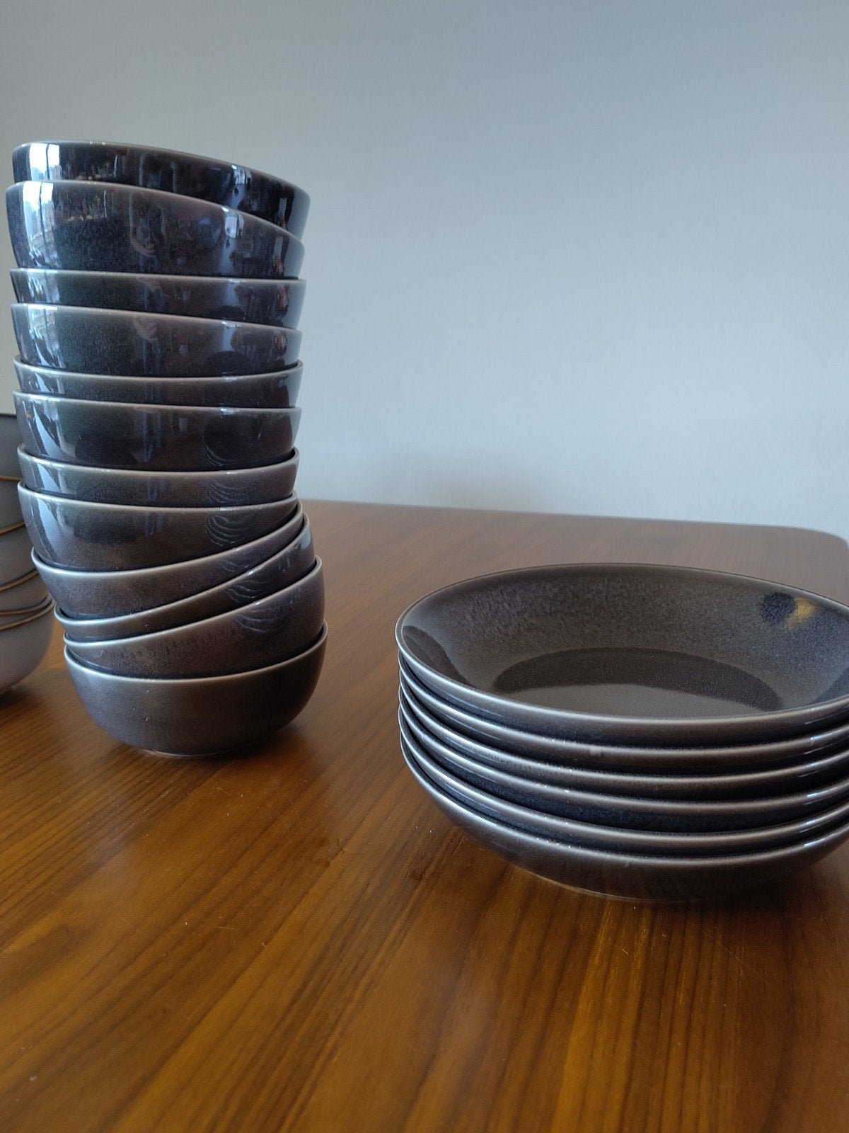 Ikea Gladelig Servies Lichtgrijs & Donkergrijs, Nieuw, IKEA, Ophalen of Verzenden, Modern