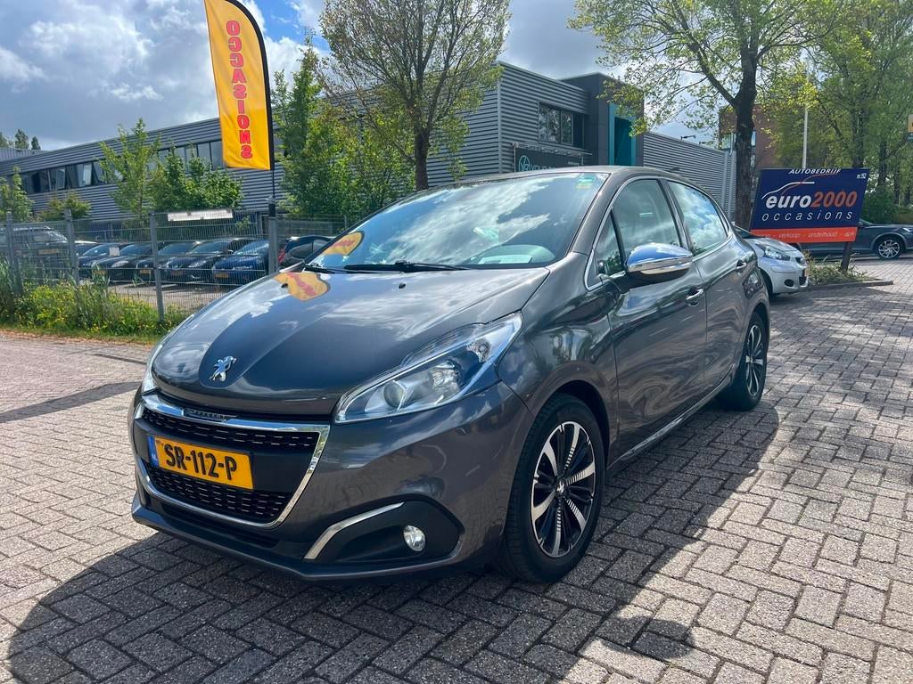 Peugeot 208 1.2 PureTech Allure - NAVIGATIE - NIEUWE APK !, Voorwielaandrijving, Stof, Gebruikt, 1199 cc