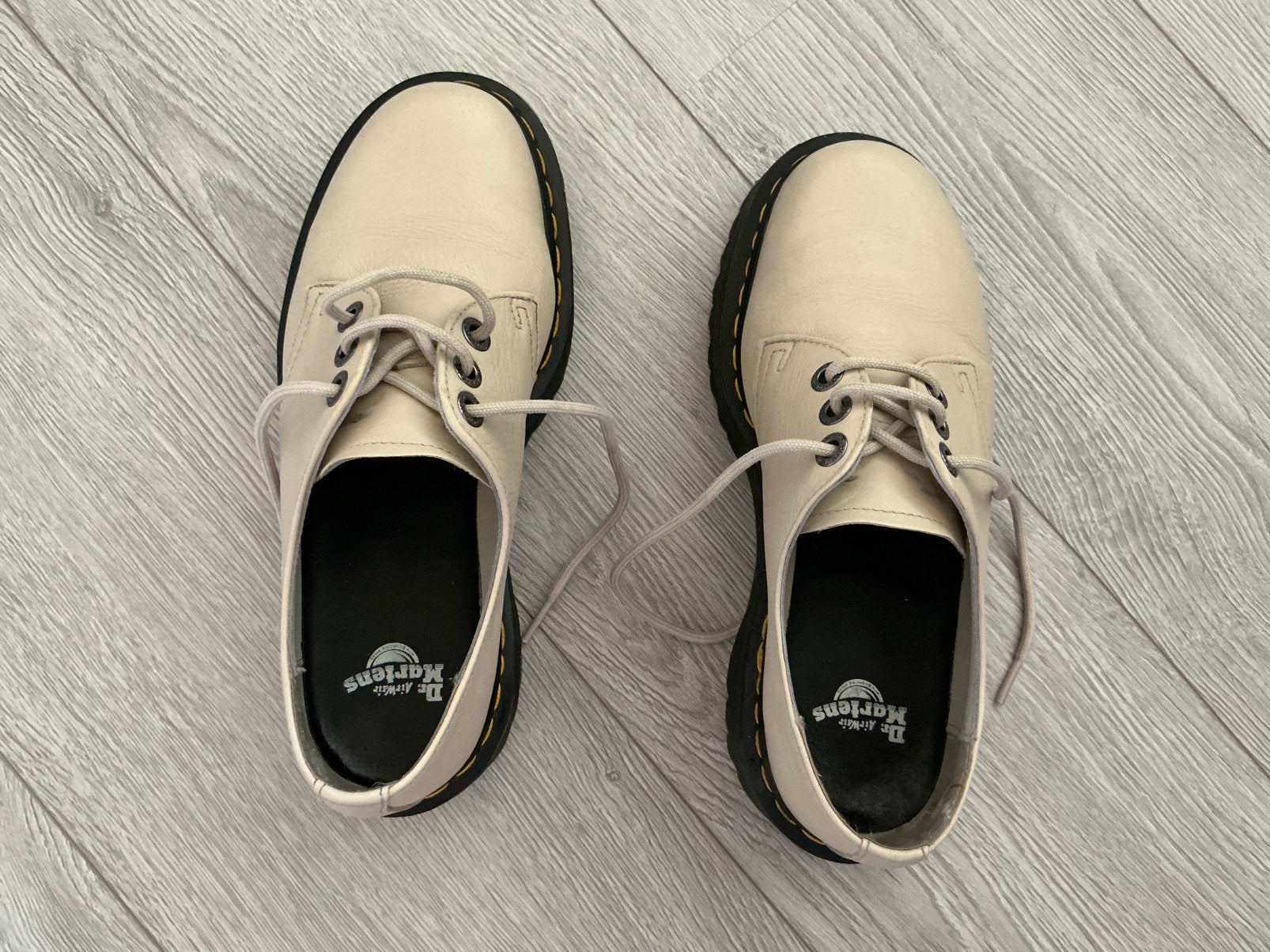 Dr.Martens damesschoenen maat 39, Kleding | Dames, Schoenen, Beige, Overige typen, Ophalen of Verzenden, Gedragen