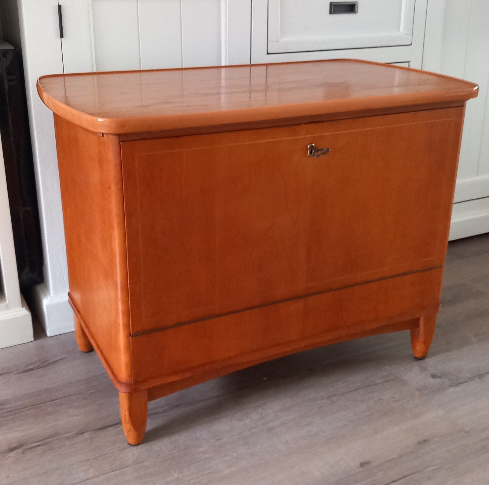 Vintage barkast / drankenkast / TV meubel, Antiek en Kunst, Antiek | Meubels | Kasten, Ophalen