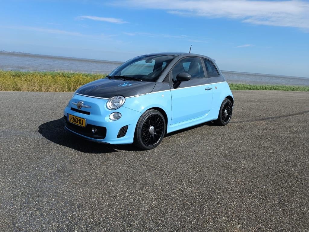 Fiat 500 1.4 Abarth C 2015 Lichtblauw-grijs, Voorwielaandrijving, 15 km/l, 40 €/maand, Zwart