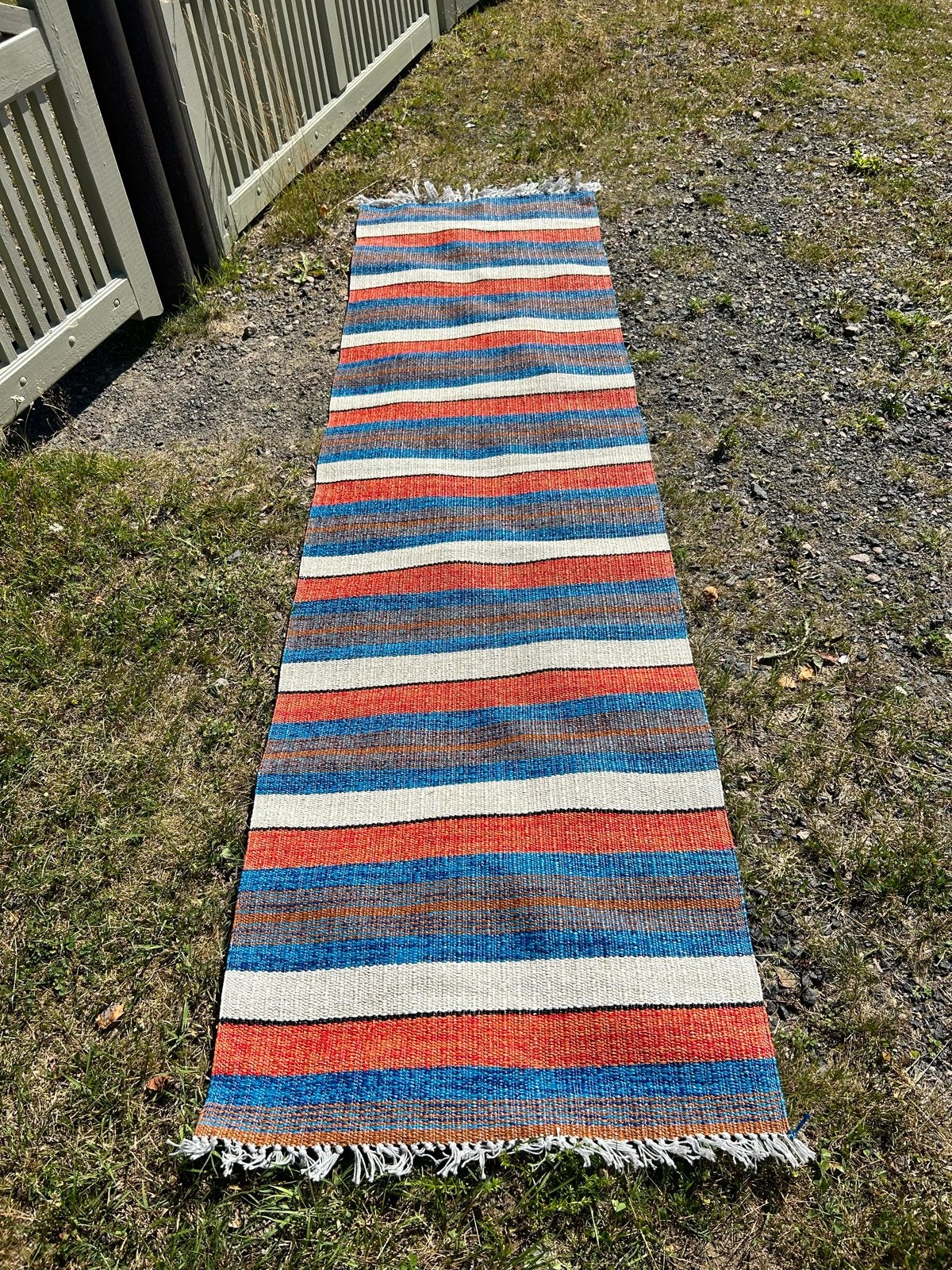 Lange Zweedse Plastmatta Loper - Heldere Kleuren, Gebruikt, Scandinavisch, Blauw, Vintage