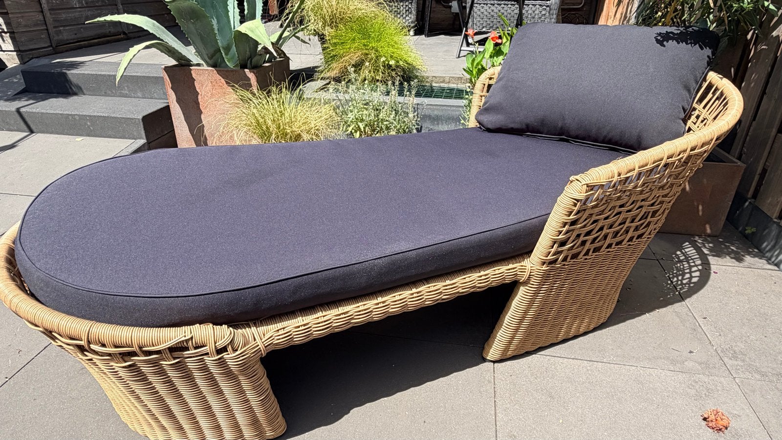Nieuw rotan tuinbed/ligbed met kussens (L180xB68xD68), Tuin en Terras, Ligbedden, Ophalen, Nieuw, Rotan
