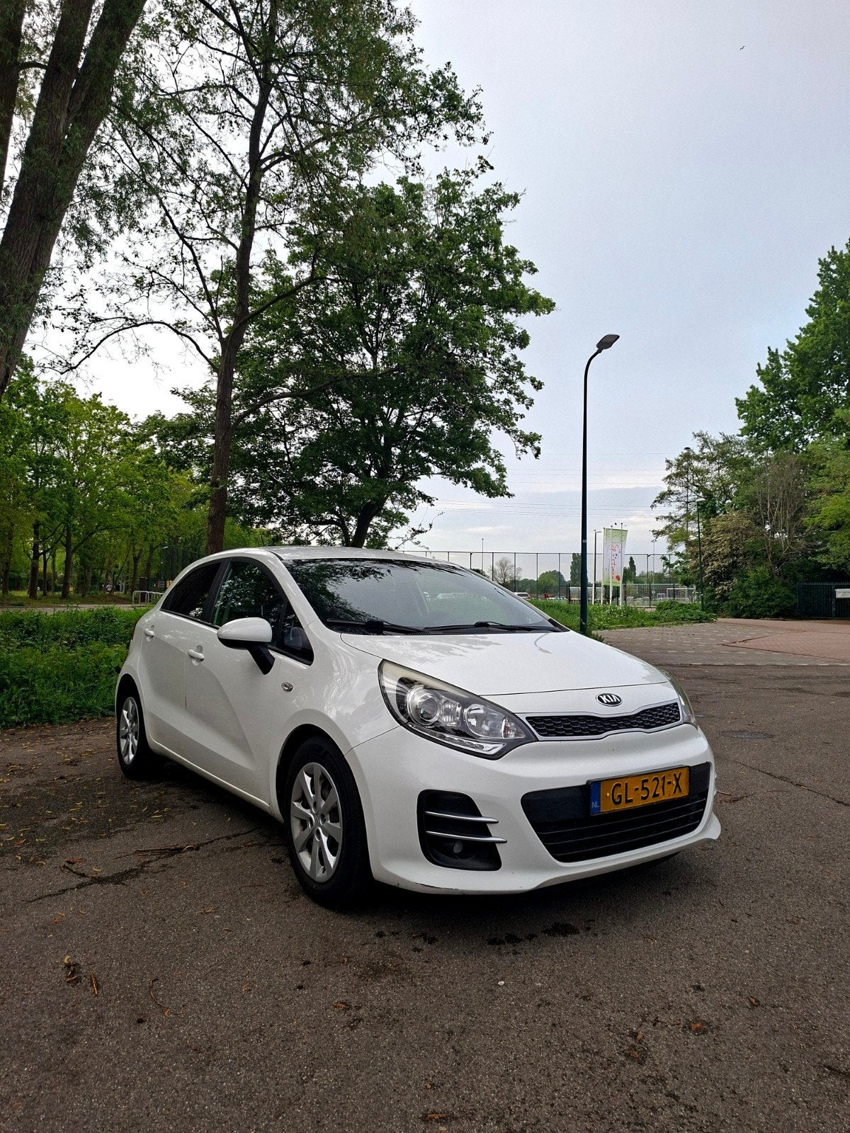 Kia Rio 1.2 I 5DRS 2015 Wit, Auto's, Kia, Particulier, Rio, Benzine, B, Hatchback, Handgeschakeld, Origineel Nederlands, Wit, Voorwielaandrijving