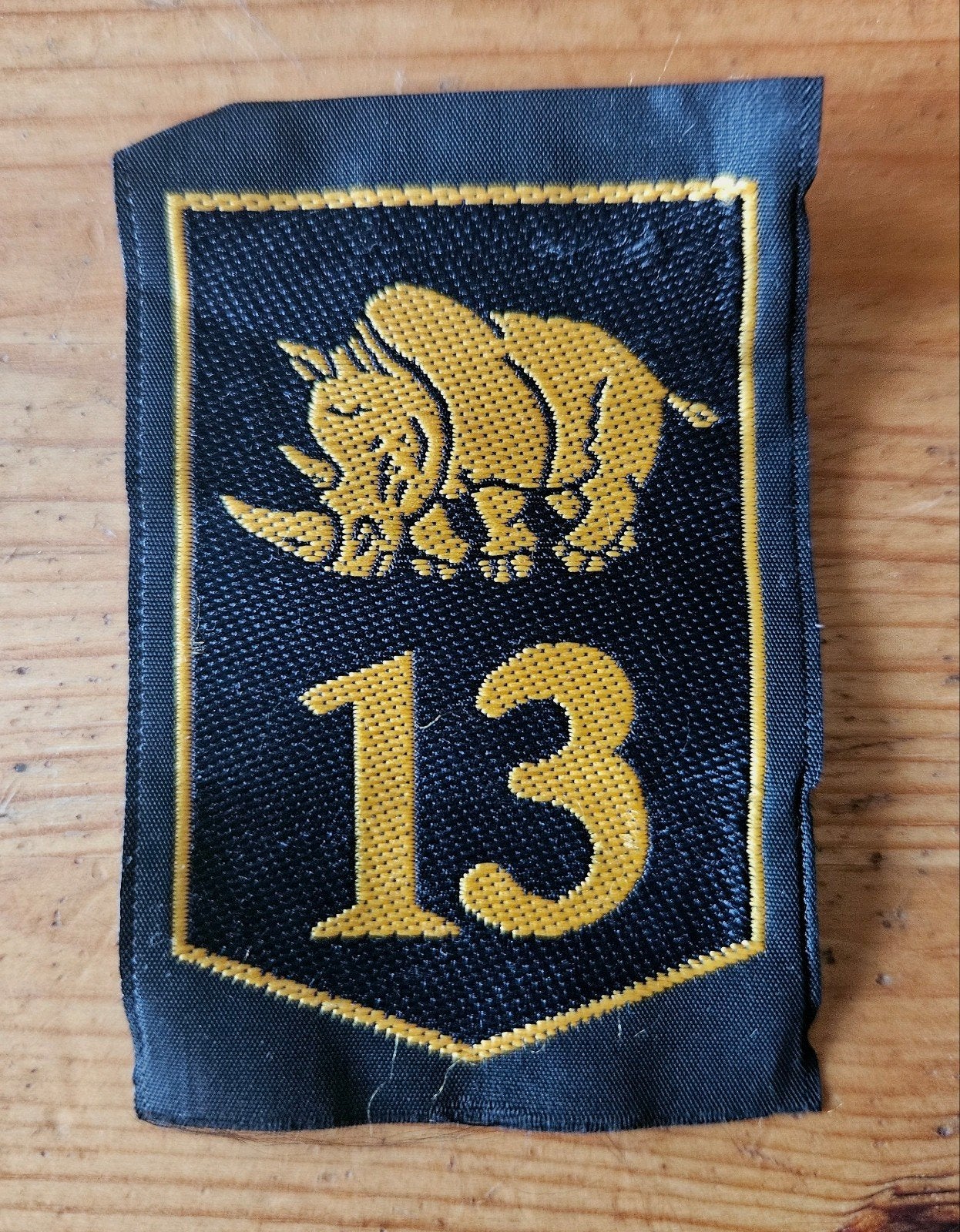 Mouwembleem 13 Lichte Brigade, Verzamelen, Ophalen of Verzenden, Landmacht, Nederland, Embleem of Badge