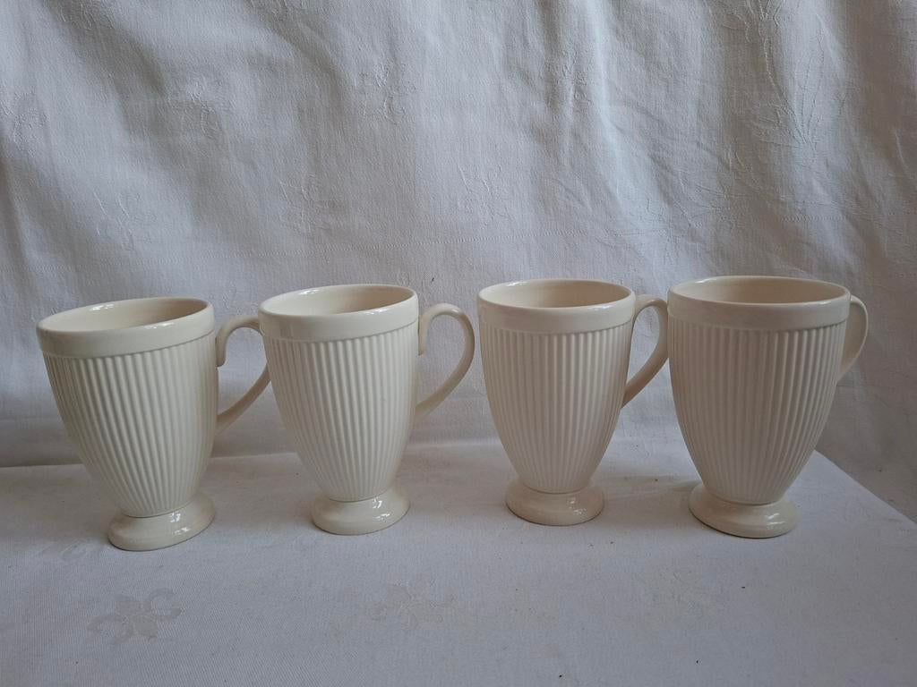 Wedgwood Windsor mok op voet 4 stuks, Huis en Inrichting, Ophalen of Verzenden, Zo goed als nieuw, Wedgwood, Kop(pen) en/of Schotel(s)