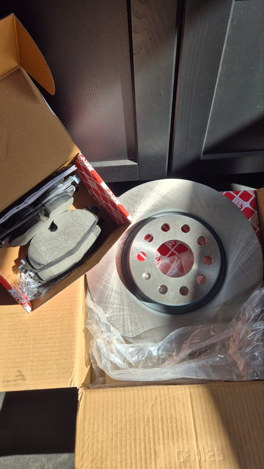 Nieuwe Febi remschijven+remblokken VW / Audi / Skoda / Seat, Ophalen of Verzenden, Nieuw, Audi