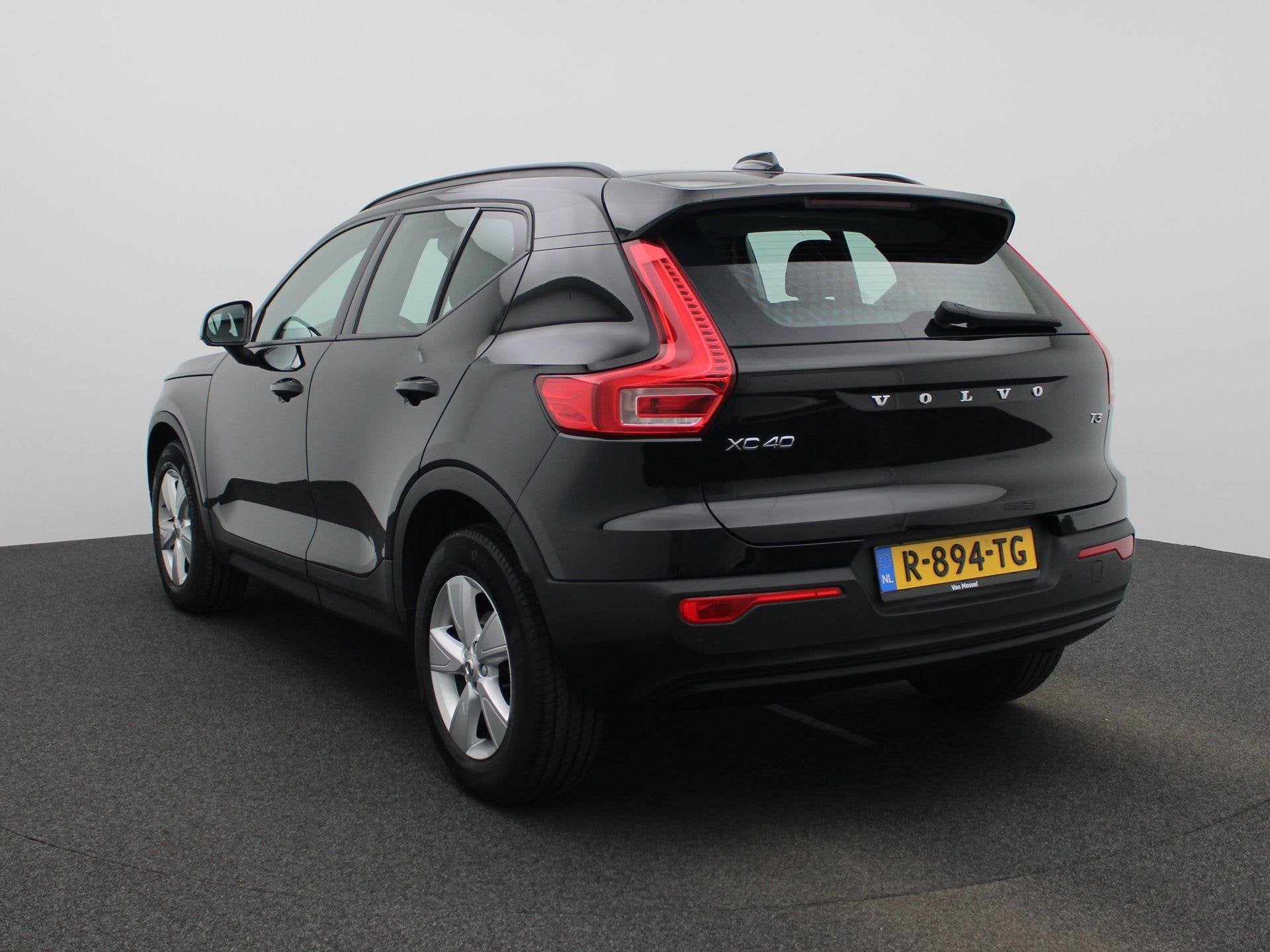 Volvo XC40 1.5 T3 Momentum | ACHTERUITRIJCAMERA | APPLE CARP, 12 maanden, Gebruikt, Euro 6, 14 km/l