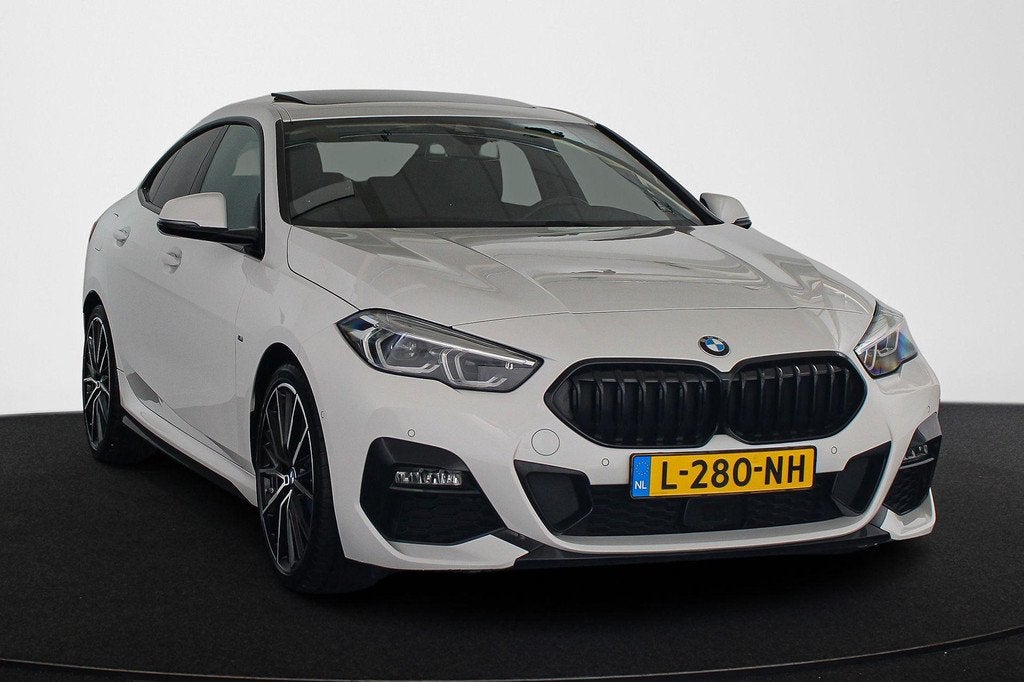 BMW 2-serie Gran Coupé 218i Business Edition M Sport Panora, Auto's, BMW, 136 pk, Gebruikt, 1350 kg, Wit