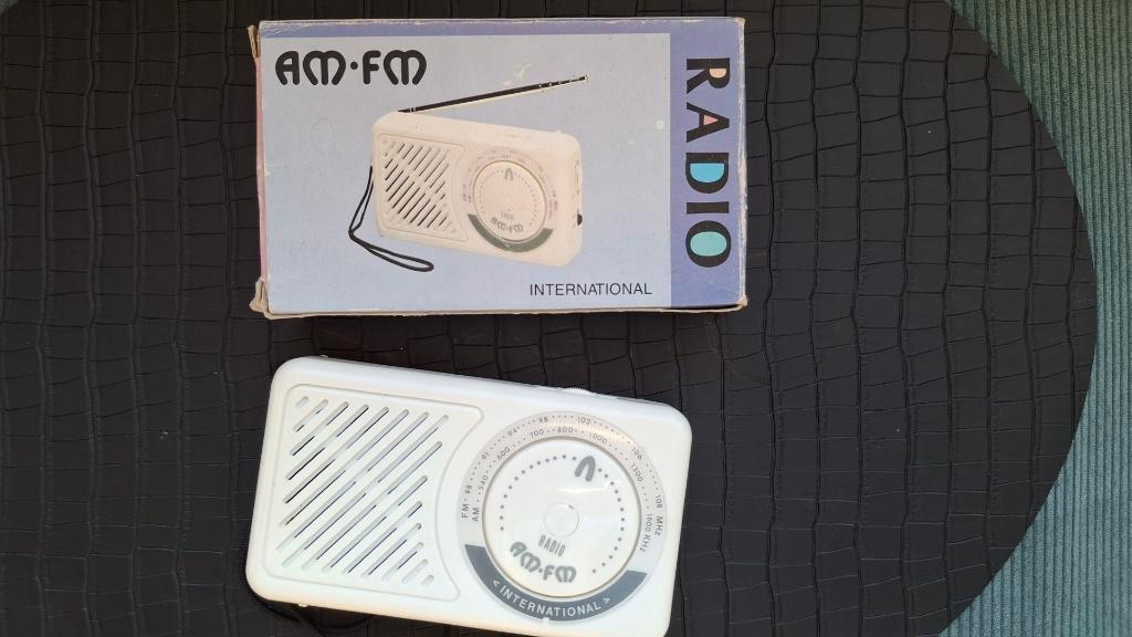 Transistor radio AM/FM International vintage, Ophalen of Verzenden, Nieuw, Transistorradio