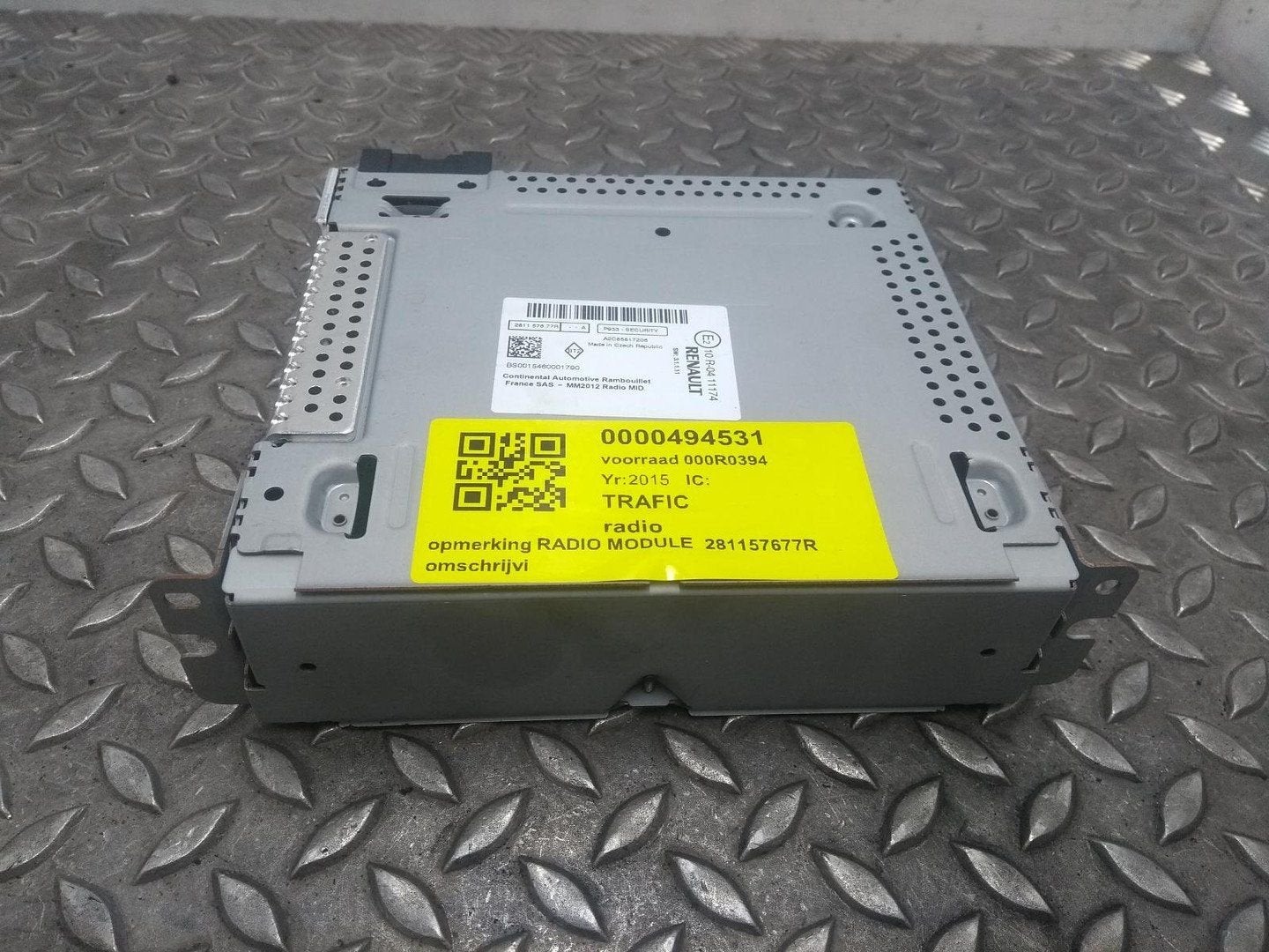 RENAULT TRAFIC RADIO 2016, Ophalen of Verzenden, Gebruikt, ARN erkend