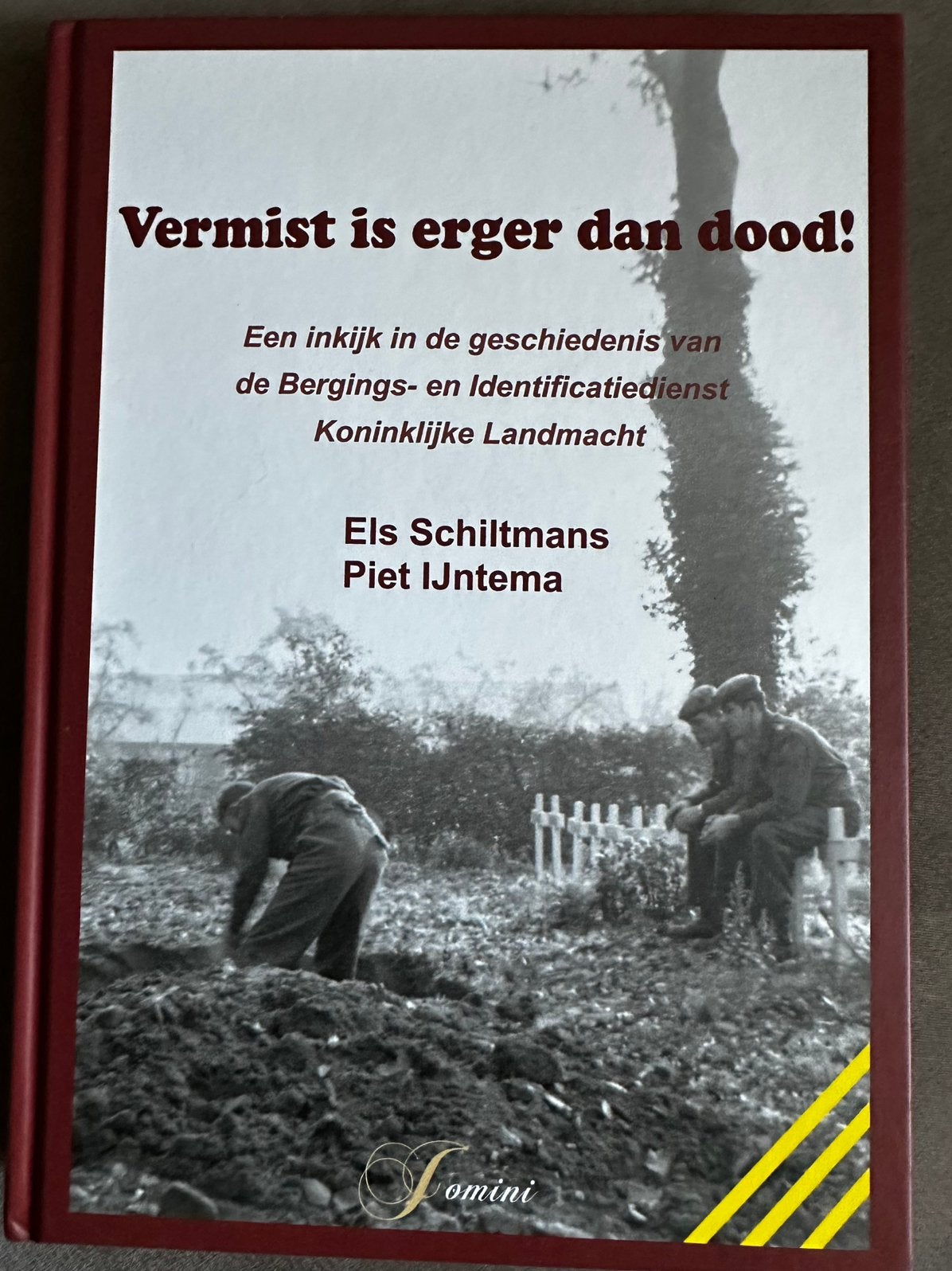 VERMIST IS ERGER DAN DE DOOD - PIET IJNTEMA, ELS SCHILTMANS, Tweede Wereldoorlog, Ophalen of Verzenden, Zo goed als nieuw, Algemeen