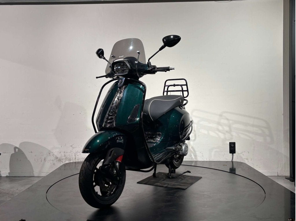 Vespa Sprint Jaguar Green Forged carbon | 2020 | 8000km, Fietsen en Brommers, Scooters | Vespa, Niet ingevuld, Gebruikt, Maximaal 45 km/u