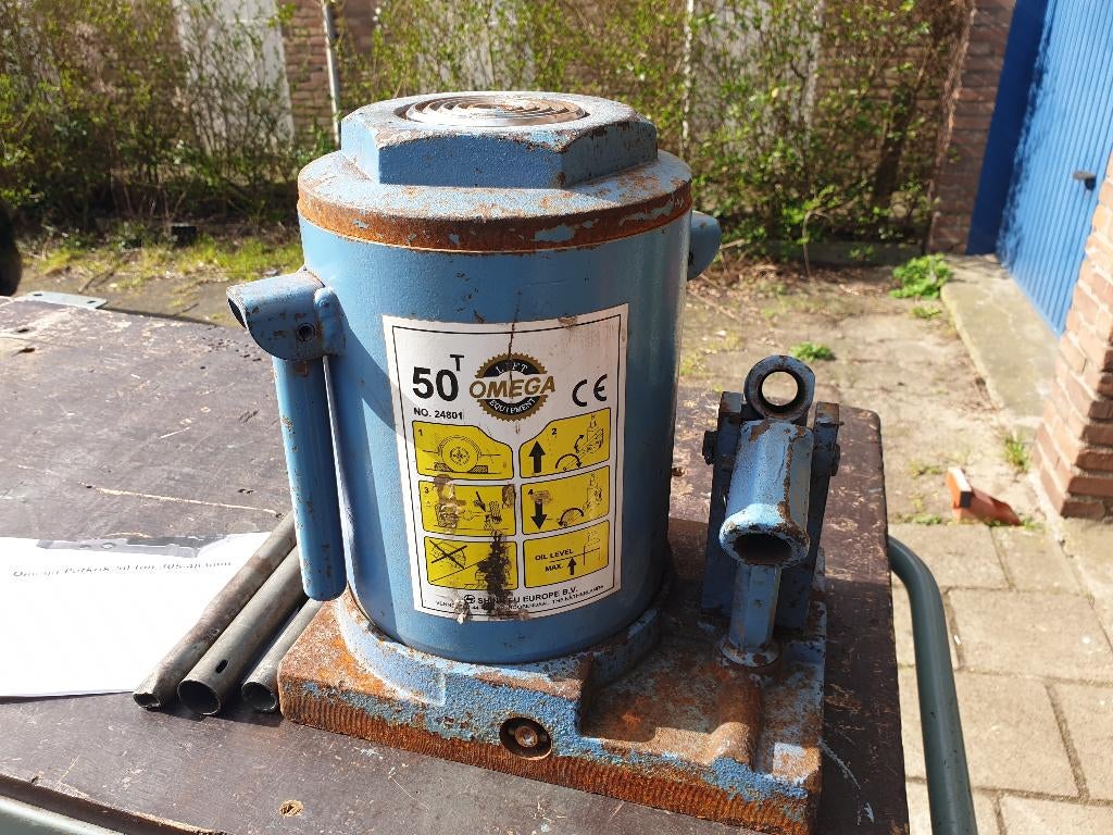 50 TONS POTKRIK van OMEGA, Ophalen, Zo goed als nieuw